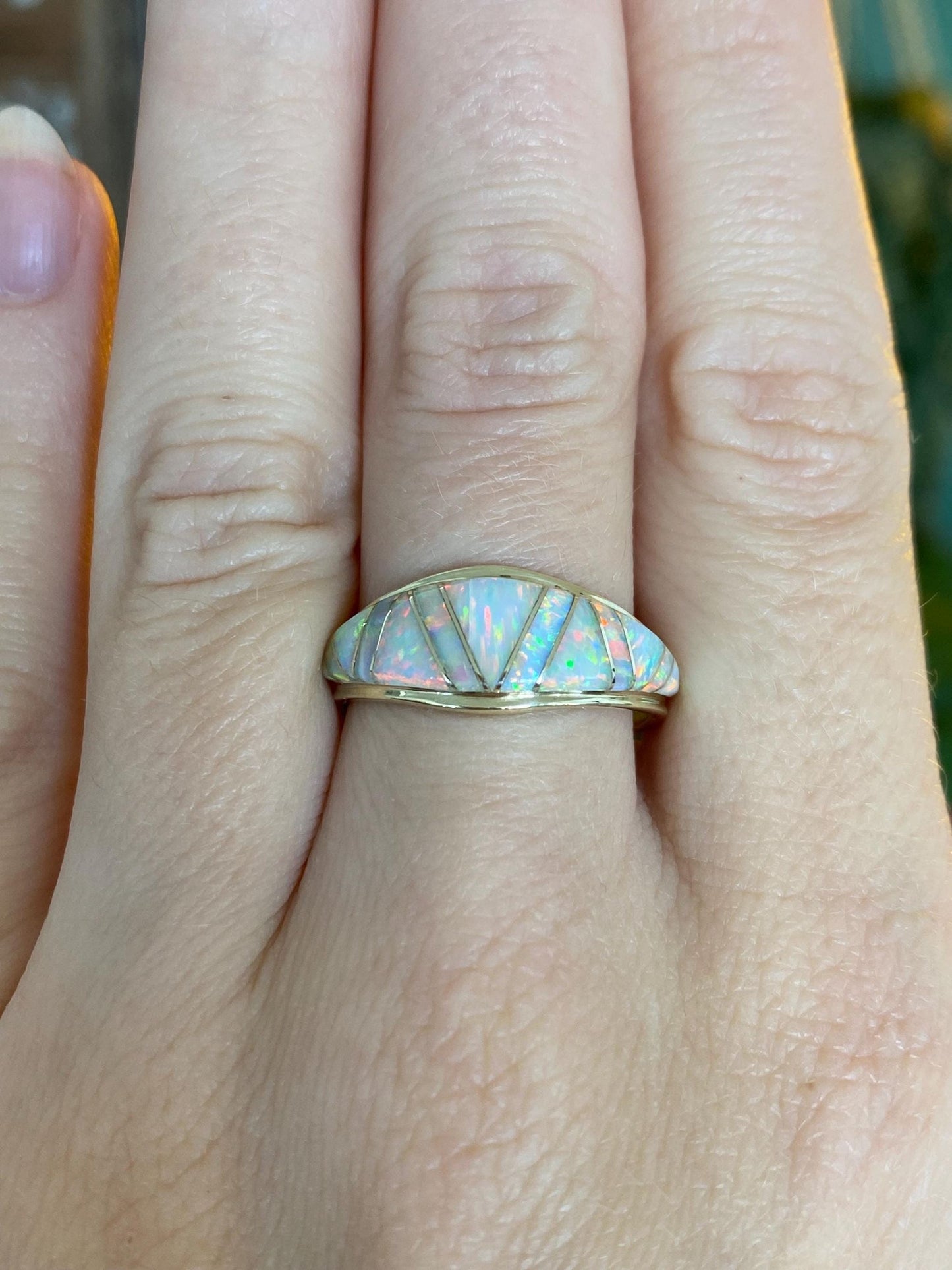 Vintage Solid 14k Yellow Gold Opal Inlay Ring Band - Size 8.25