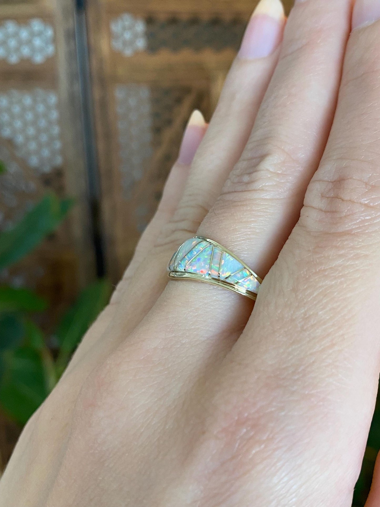 Vintage Solid 14k Yellow Gold Opal Inlay Ring Band - Size 8.25