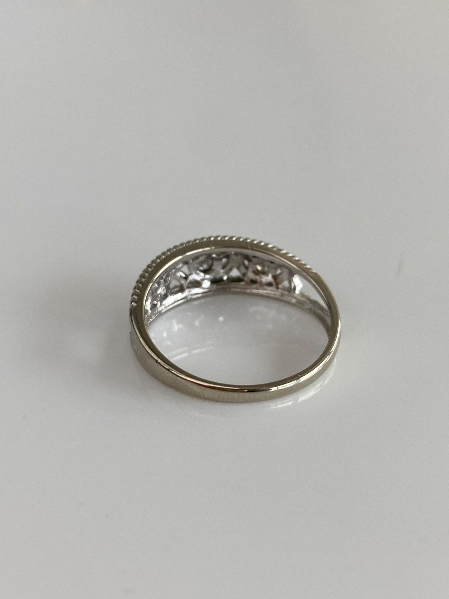 Vintage Solid 10k White Gold Diamond XO Ring Band - Size 7.75