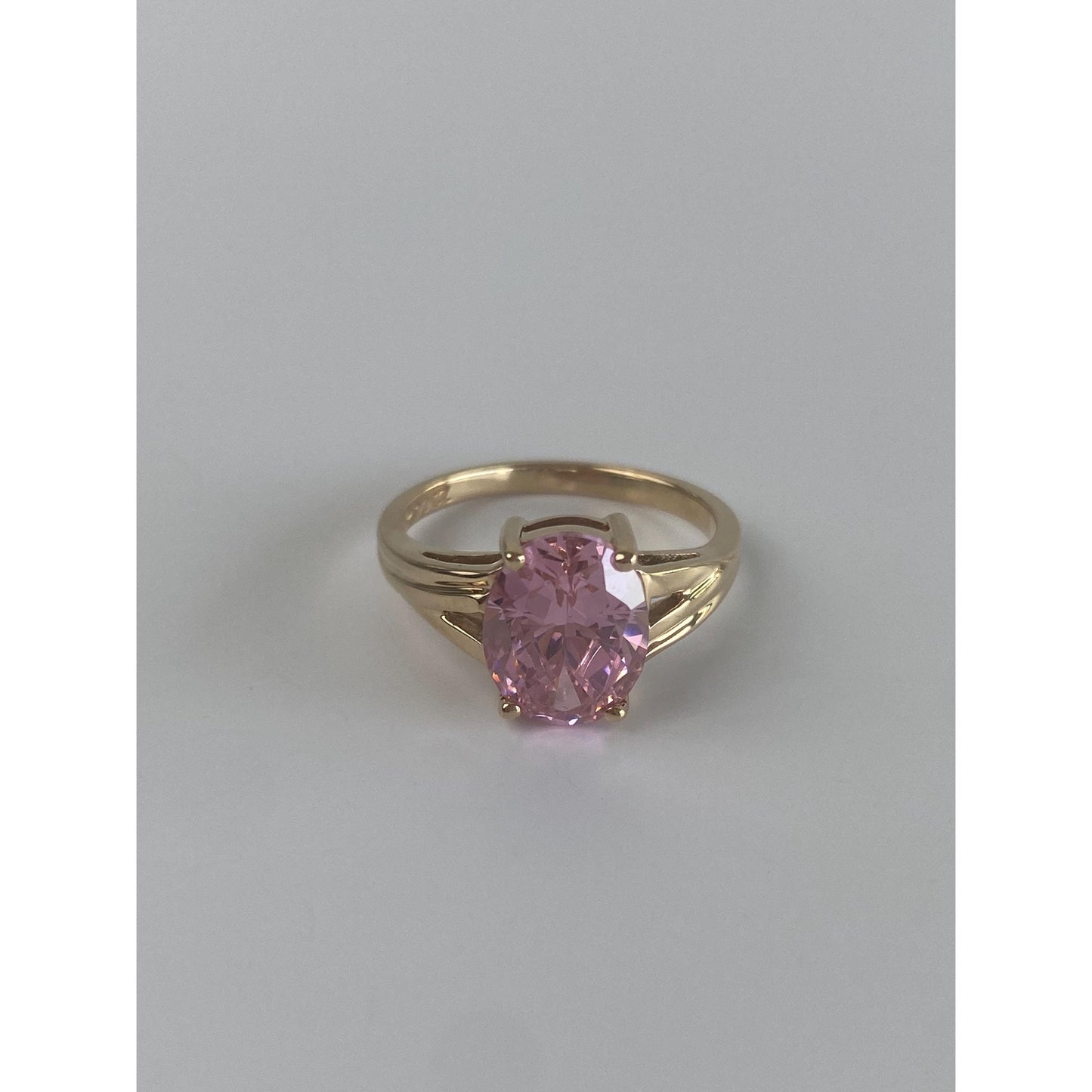Vintage Solid 10k Yellow Gold Light Pink Cubic Zirconia Ring - Size 5.75