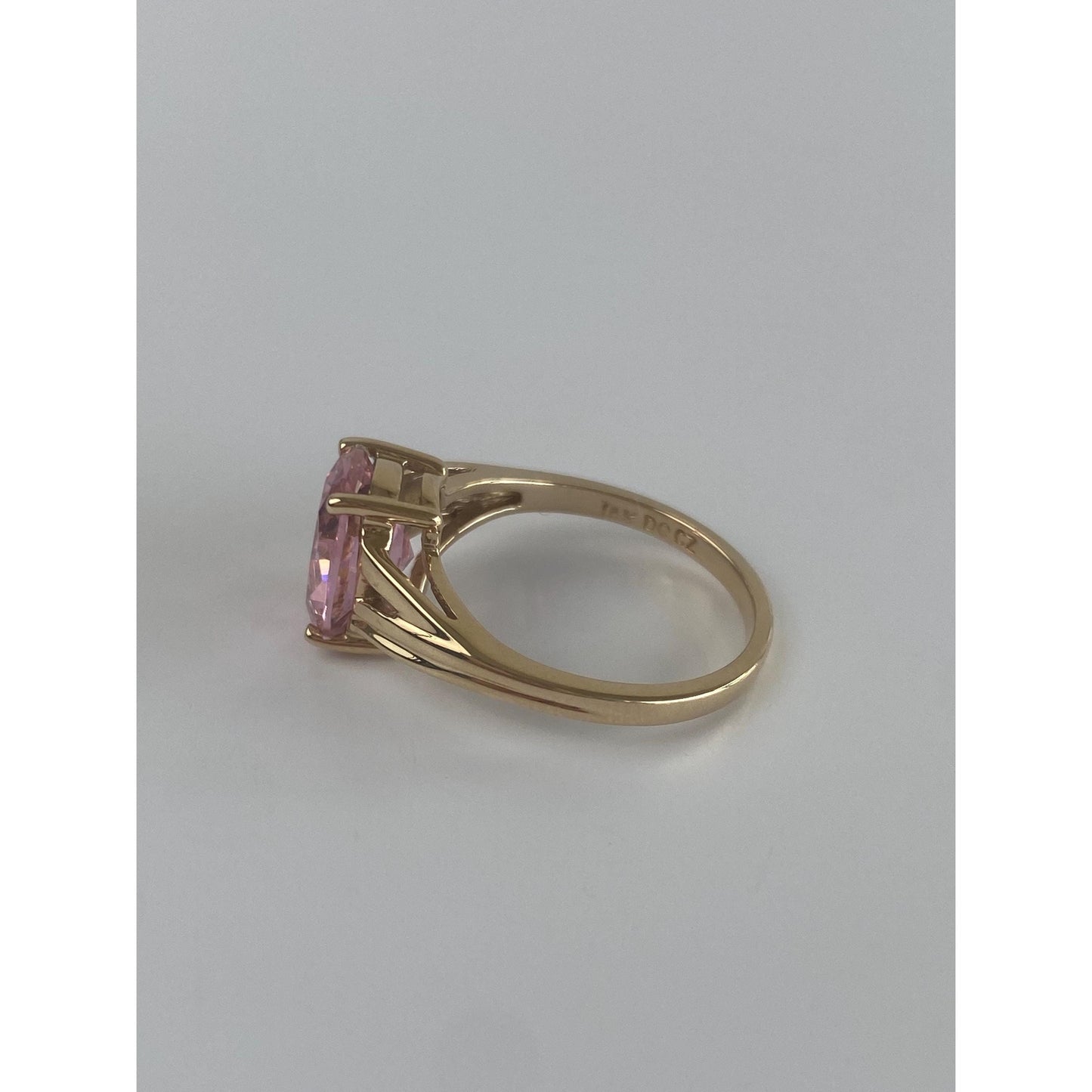 Vintage Solid 10k Yellow Gold Light Pink Cubic Zirconia Ring - Size 5.75