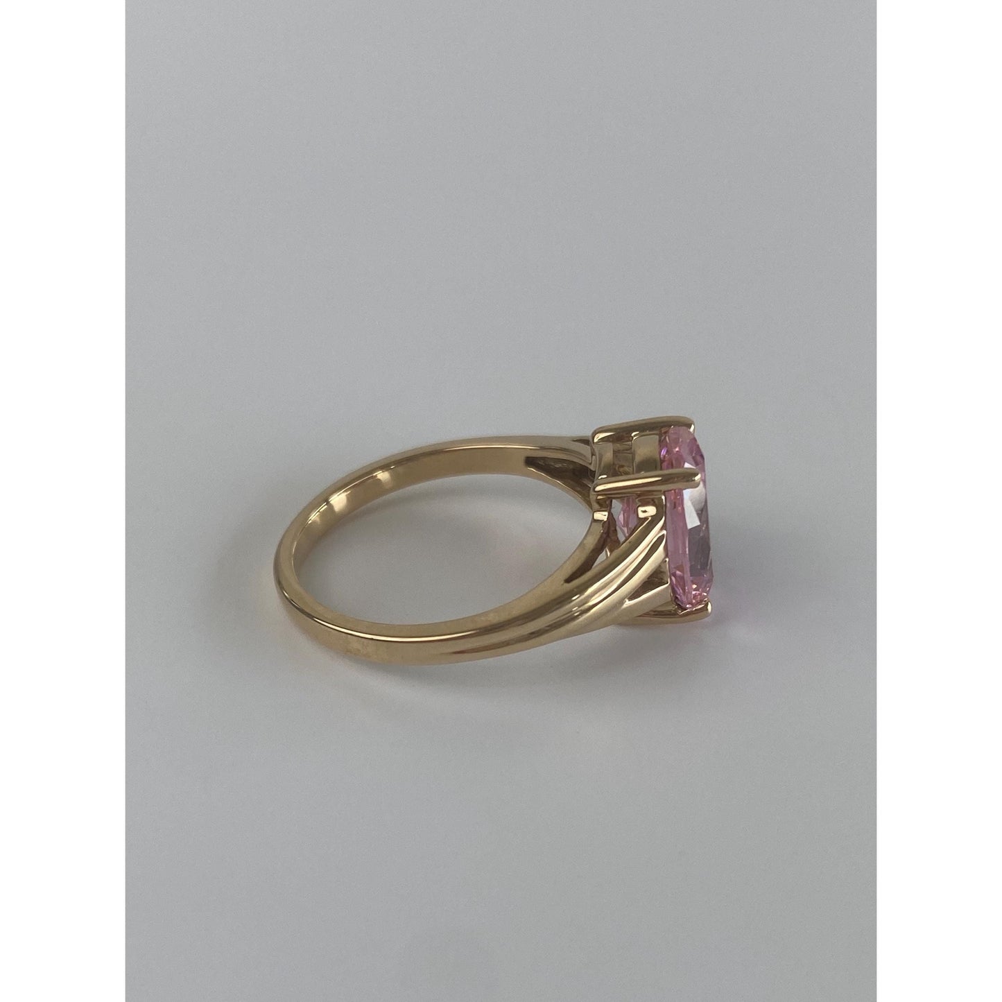 Vintage Solid 10k Yellow Gold Light Pink Cubic Zirconia Ring - Size 5.75