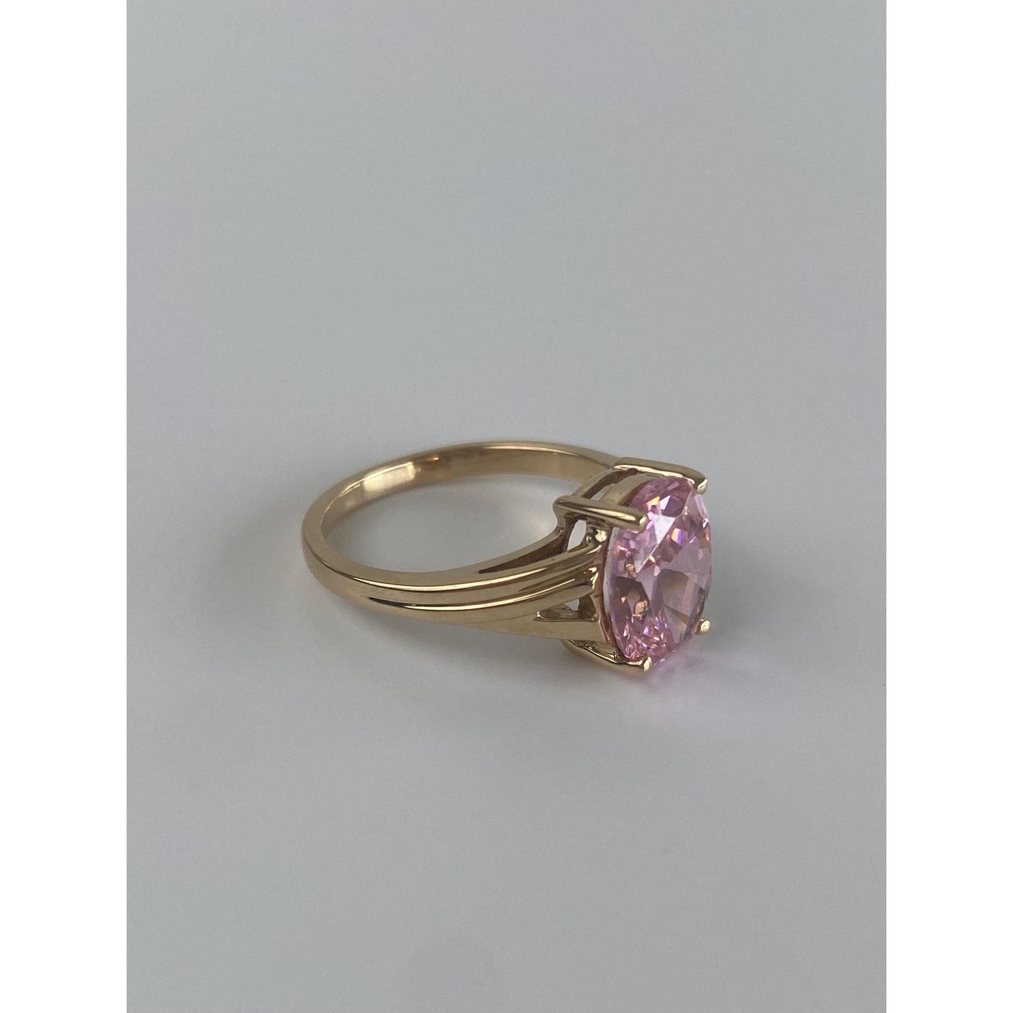 Vintage Solid 10k Yellow Gold Light Pink Cubic Zirconia Ring - Size 5.75