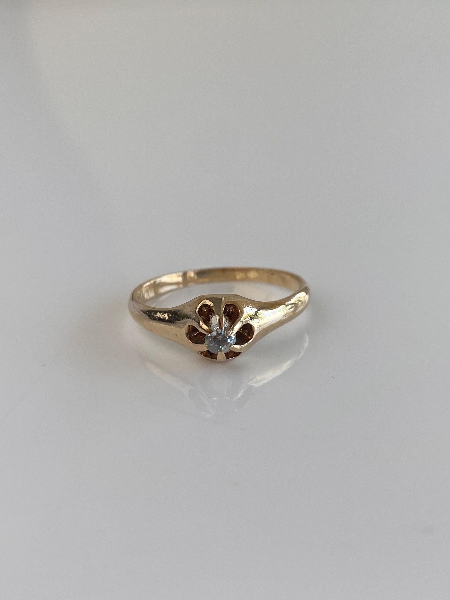 Vintage Solid 14k Yellow Gold Belcher Set Diamond Ring - Size 7.25