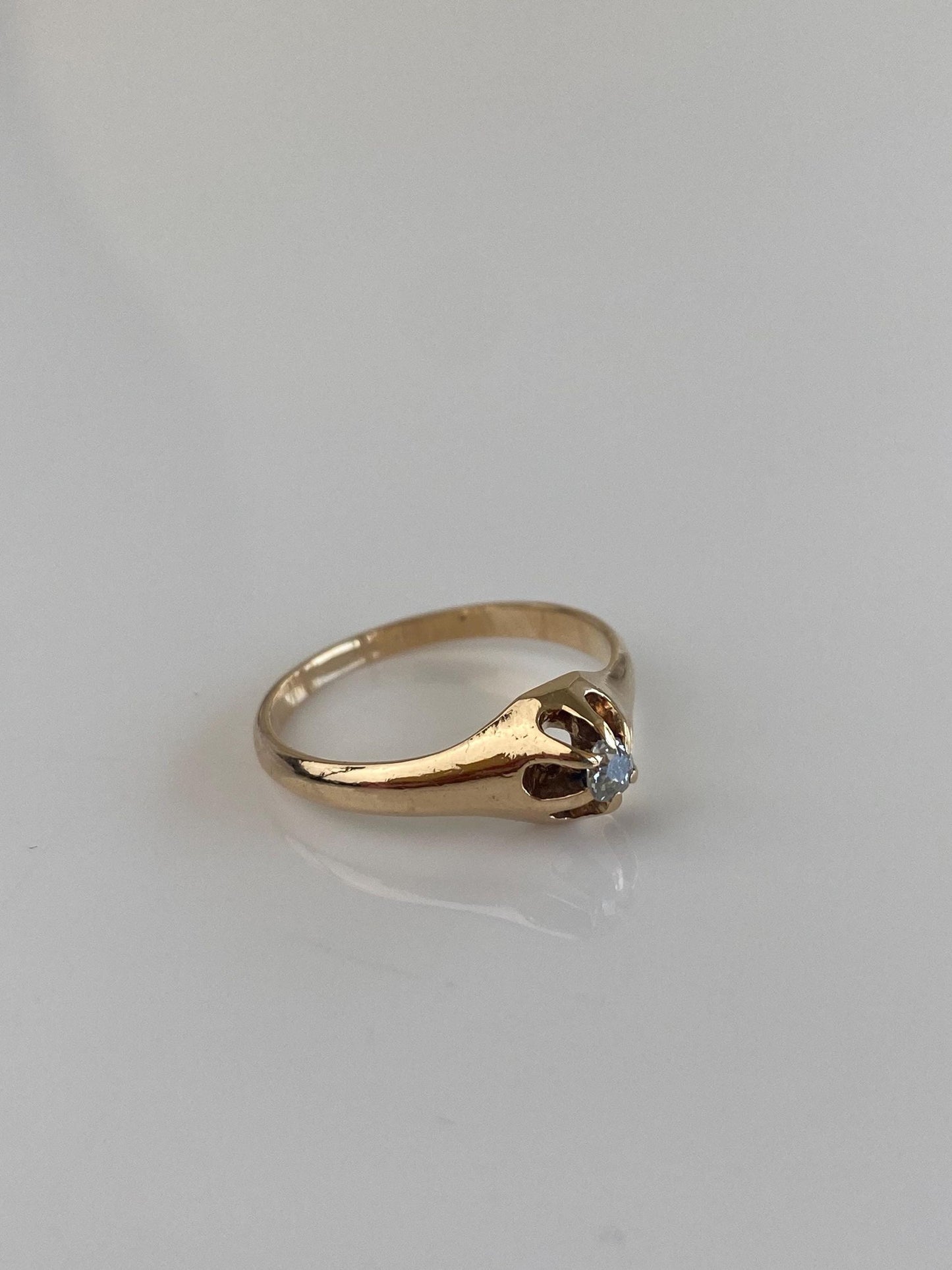 Vintage Solid 14k Yellow Gold Belcher Set Diamond Ring - Size 7.25