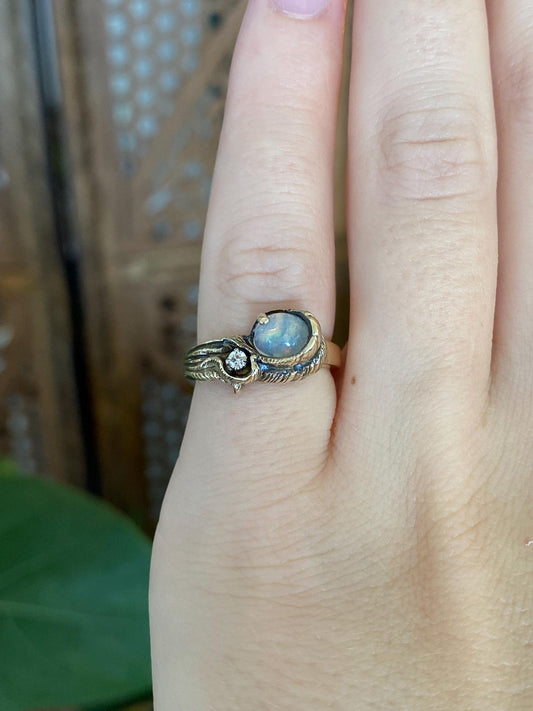 Vintage Solid 14k Yellow Gold Opal Diamond Ring - Size 4.5