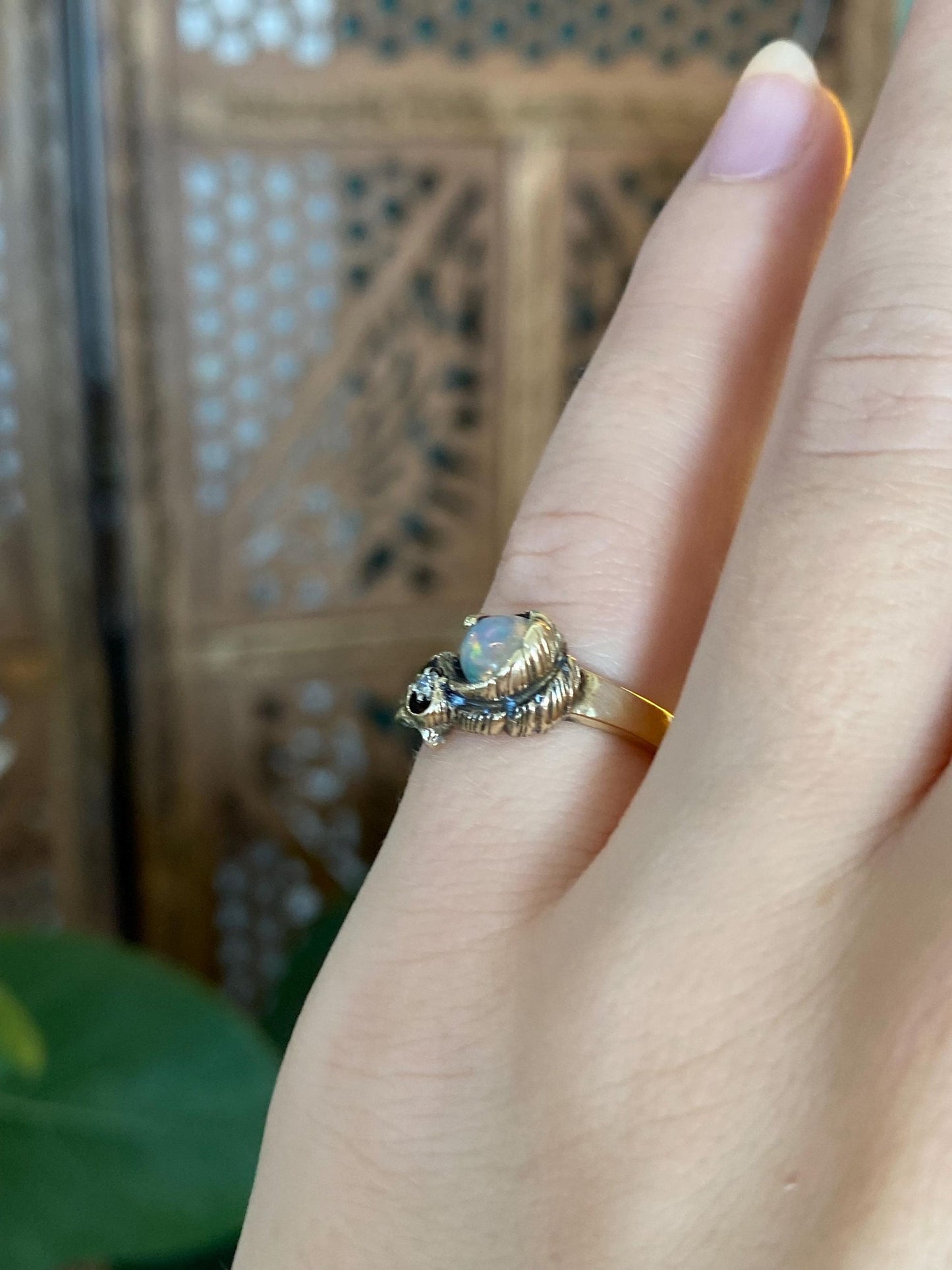 Vintage Solid 14k Yellow Gold Opal Diamond Ring - Size 4.5