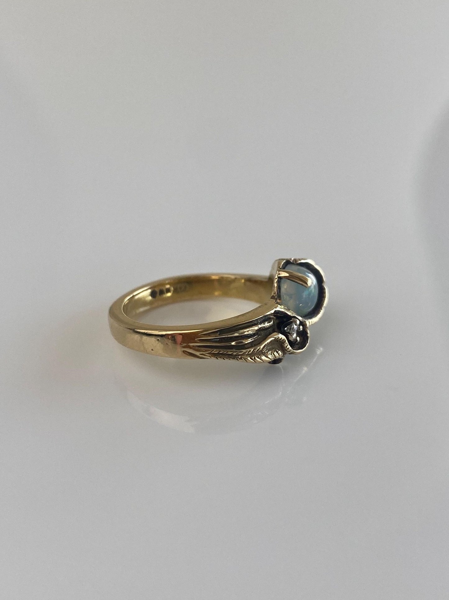 Vintage Solid 14k Yellow Gold Opal Diamond Ring - Size 4.5