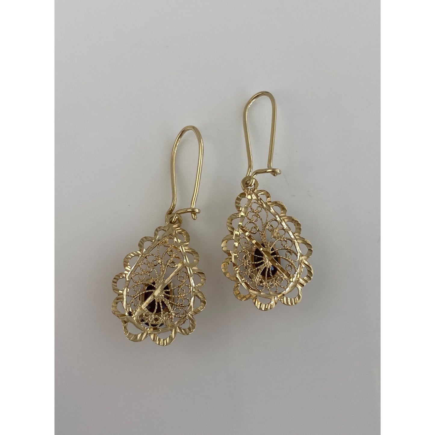 Vintage Solid 14k Yellow Gold Garnet Diamond Cut Filigree Dangle Earrings