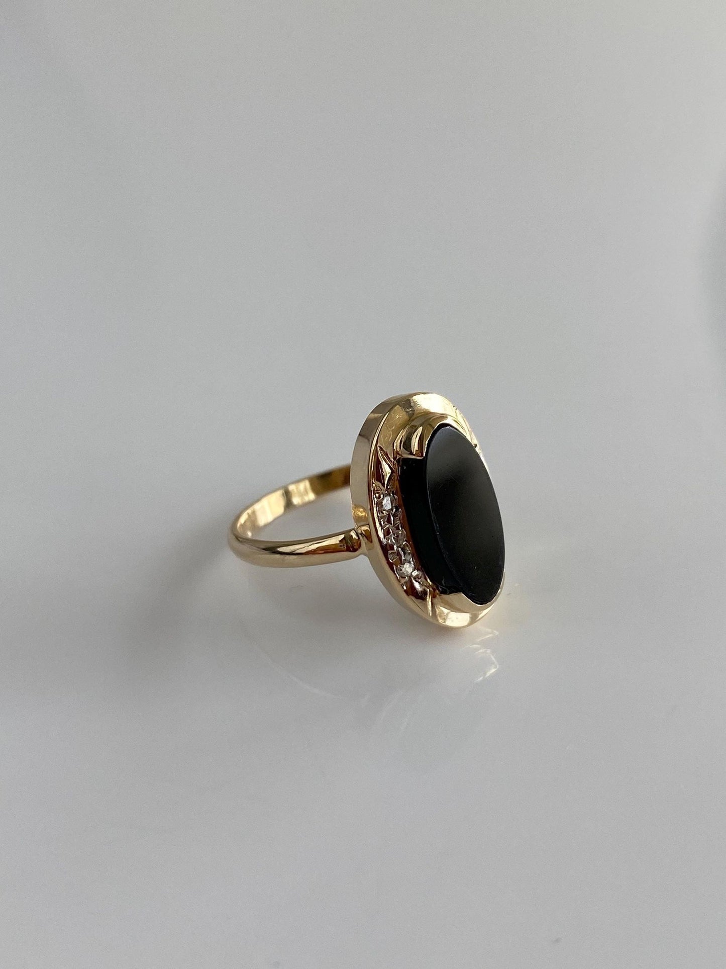 Vintage Solid 14k Yellow Gold Diamonds Black Onyx Ring - Size 5