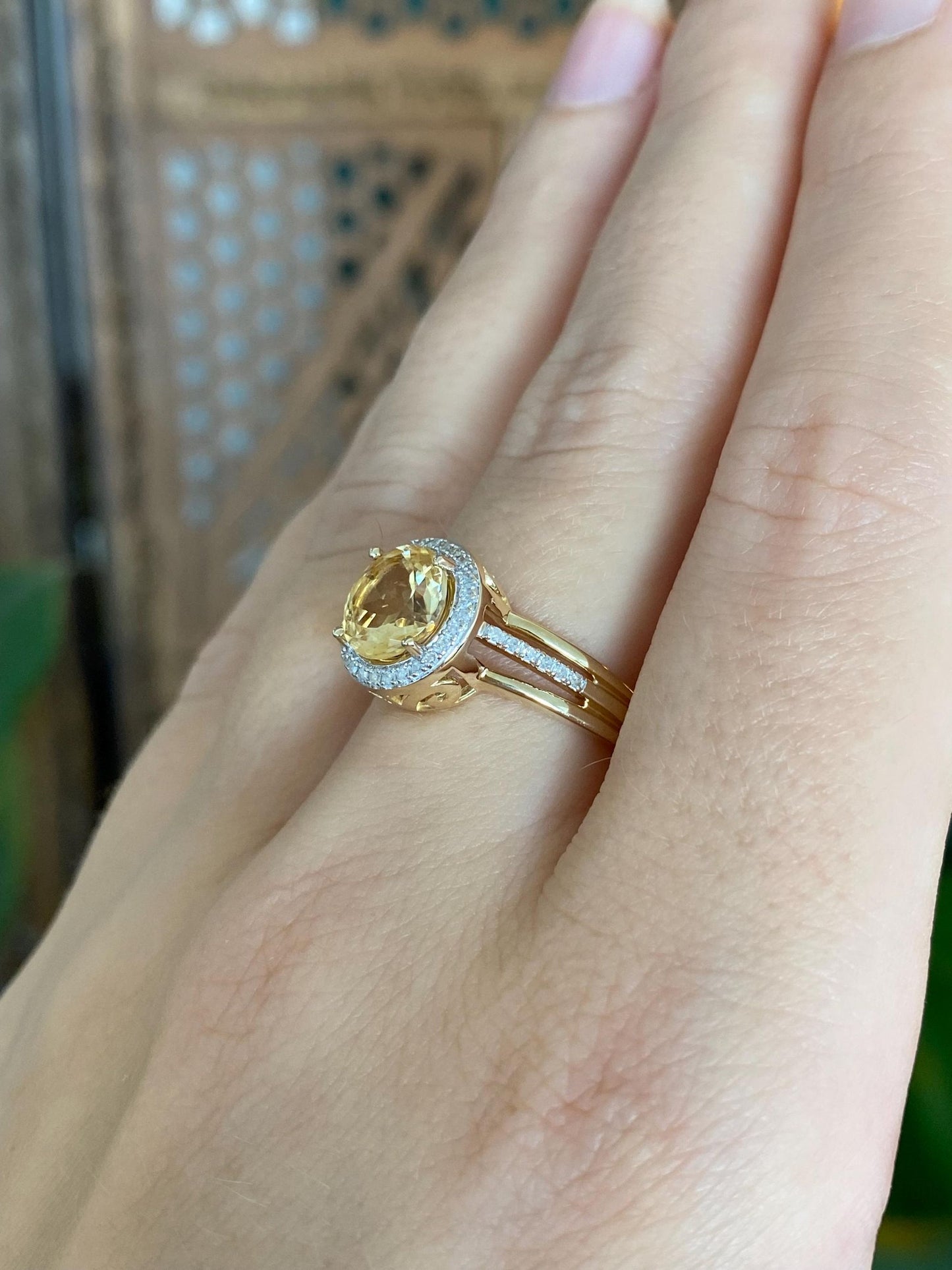 Vintage Solid 14k Yellow Gold Diamond Halo Citrine Ring - Size 6.75