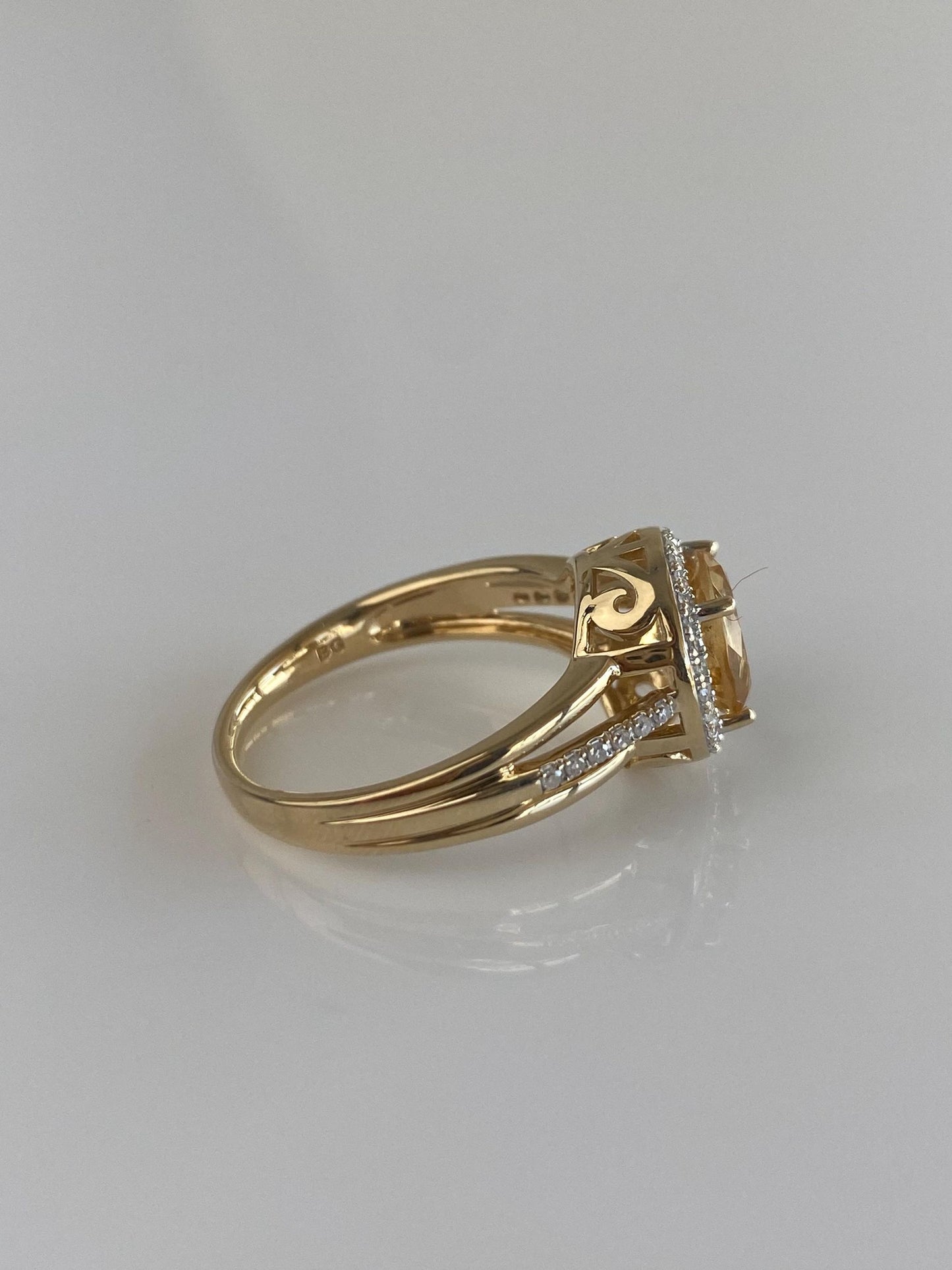 Vintage Solid 14k Yellow Gold Diamond Halo Citrine Ring - Size 6.75