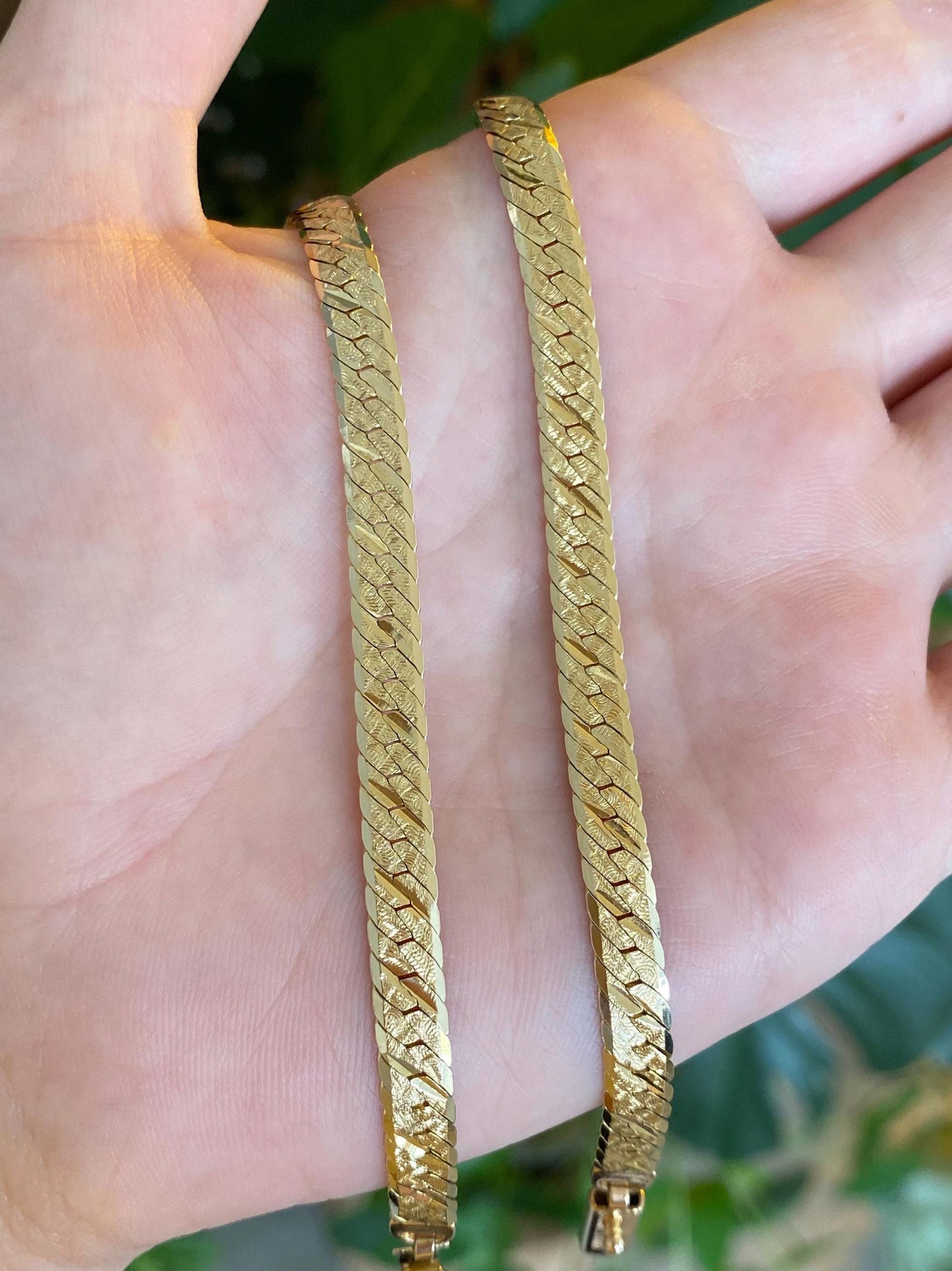 Vintage Solid 14k Yellow Gold Pattern Chunky Herringbone Chain Necklace - 16 inches
