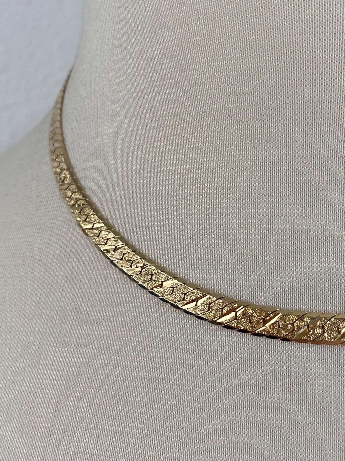 Vintage Solid 14k Yellow Gold Pattern Chunky Herringbone Chain Necklace - 16 inches