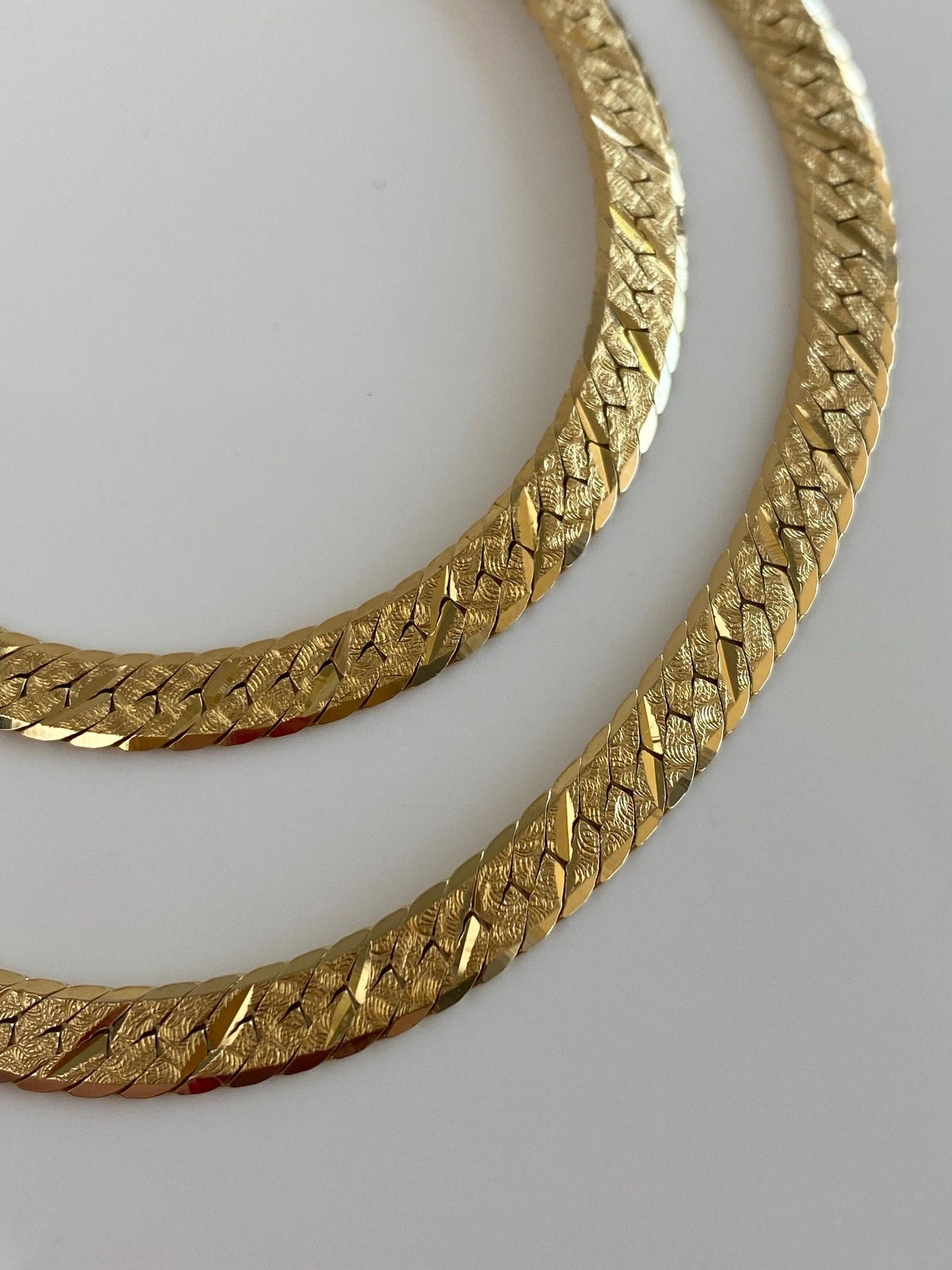Vintage Solid 14k Yellow Gold Pattern Chunky Herringbone Chain Necklace - 16 inches