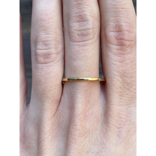 Vintage Solid 18k Yellow Gold Slim Ring Band - Size 8.75