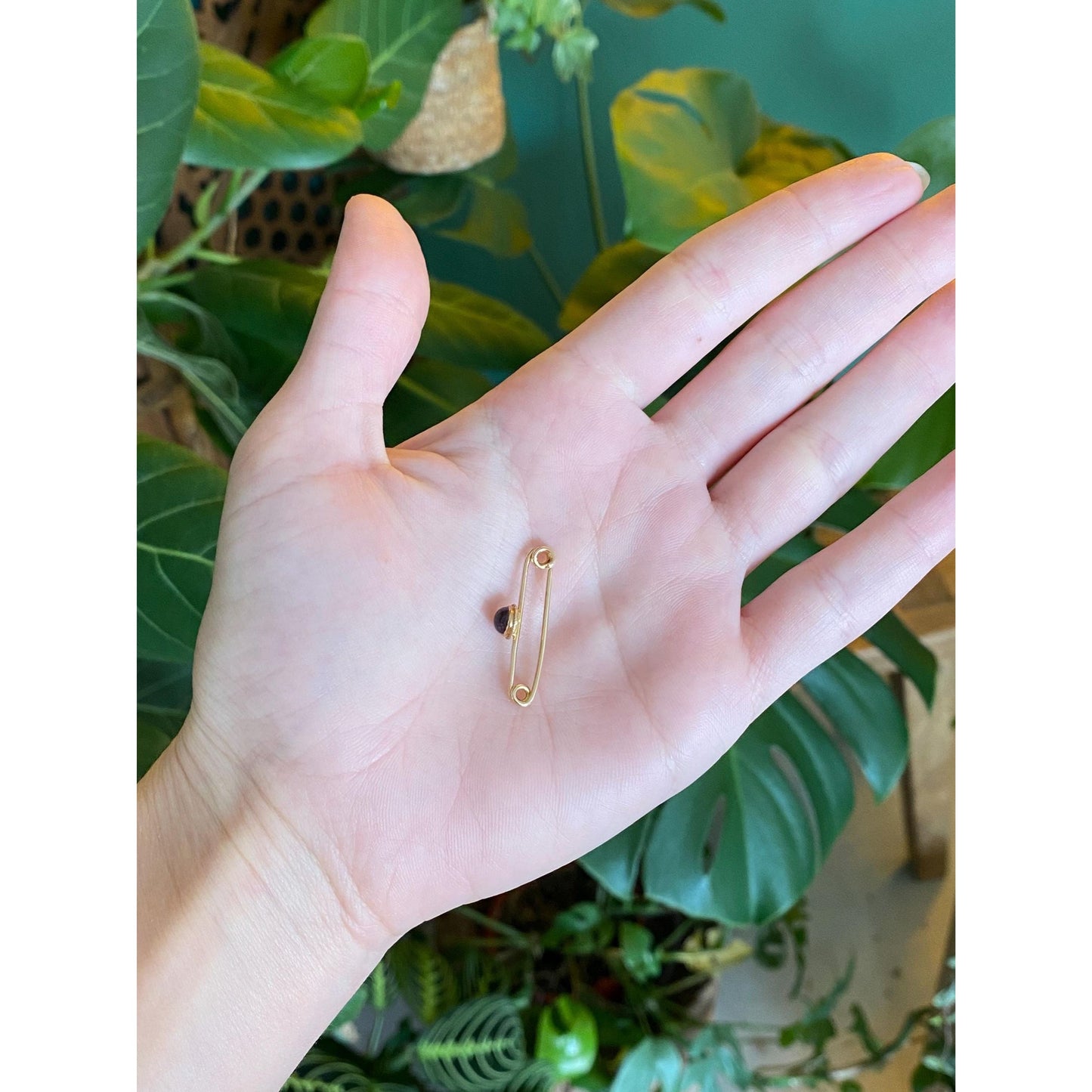 Vintage Solid 14k Yellow Gold Amethyst Safety Pin