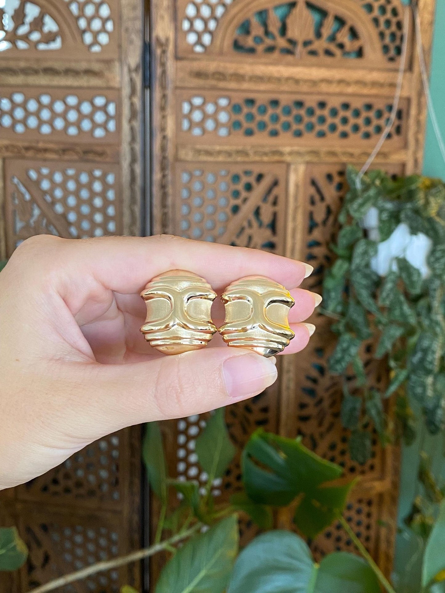 Vintage 14k Yellow Gold Large Designed Domed Drop Earrings