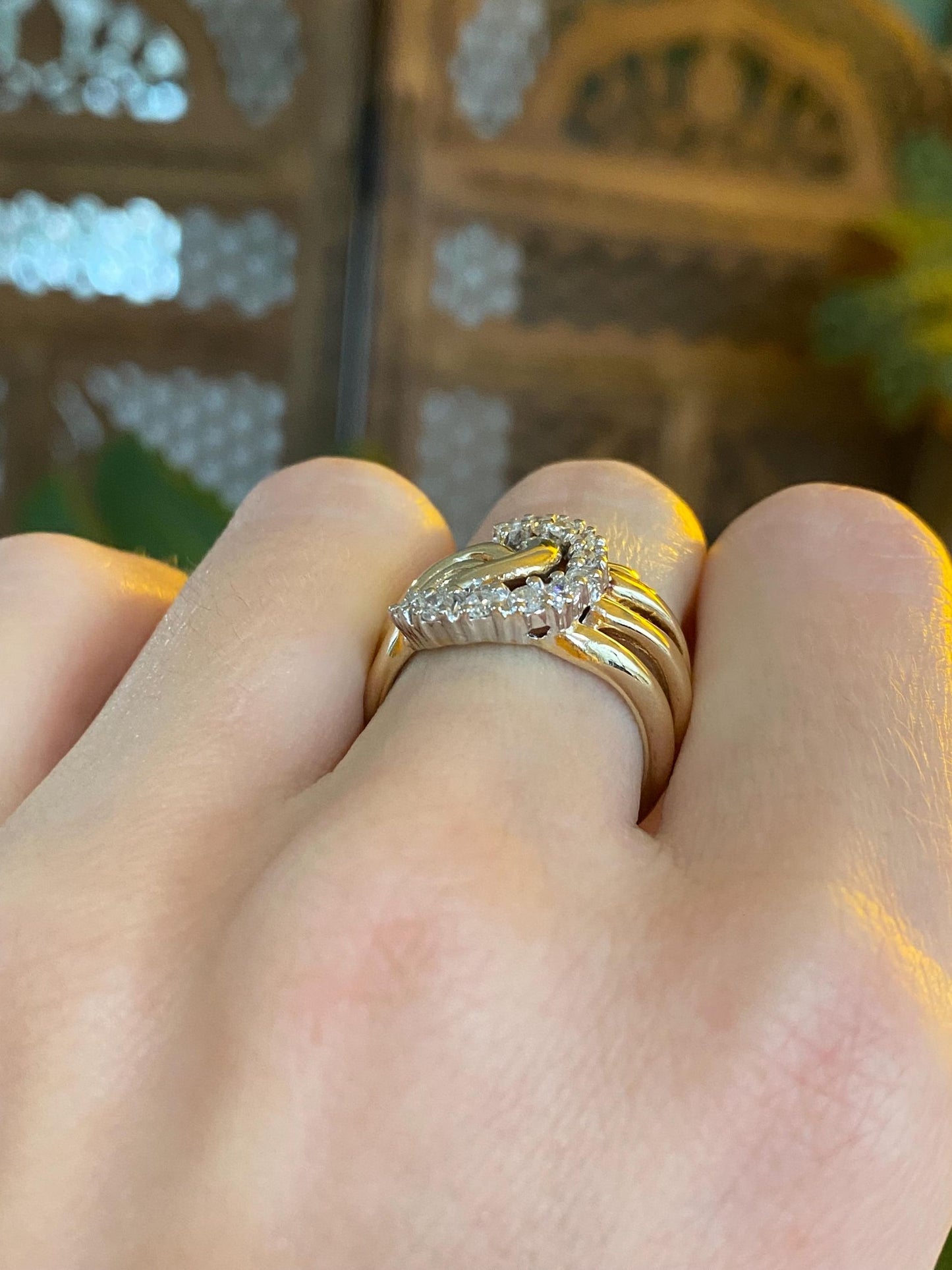 Vintage Solid 14k Yellow Gold Diamond Scalloped Ring - Size 7