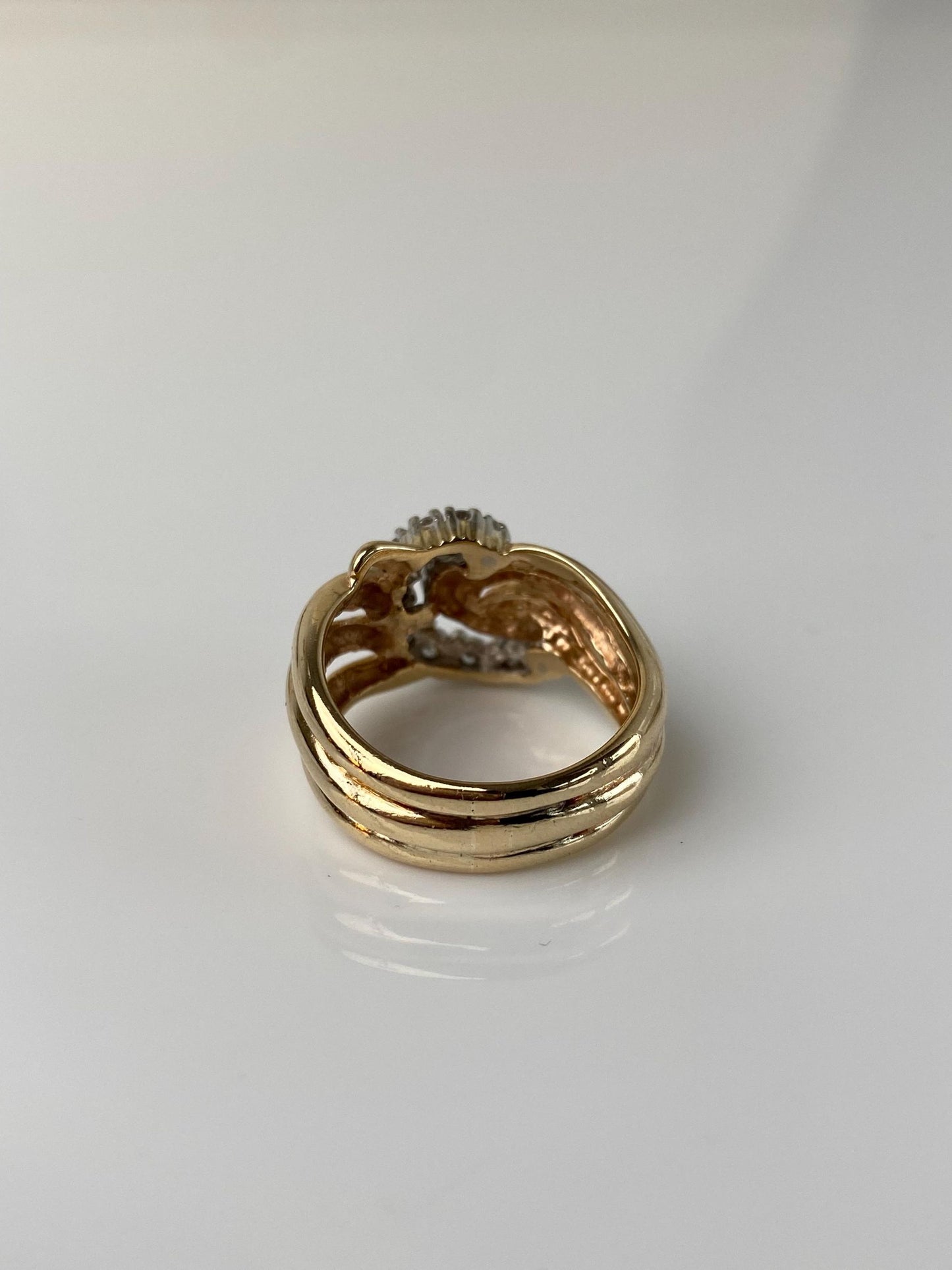 Vintage Solid 14k Yellow Gold Diamond Scalloped Ring - Size 7
