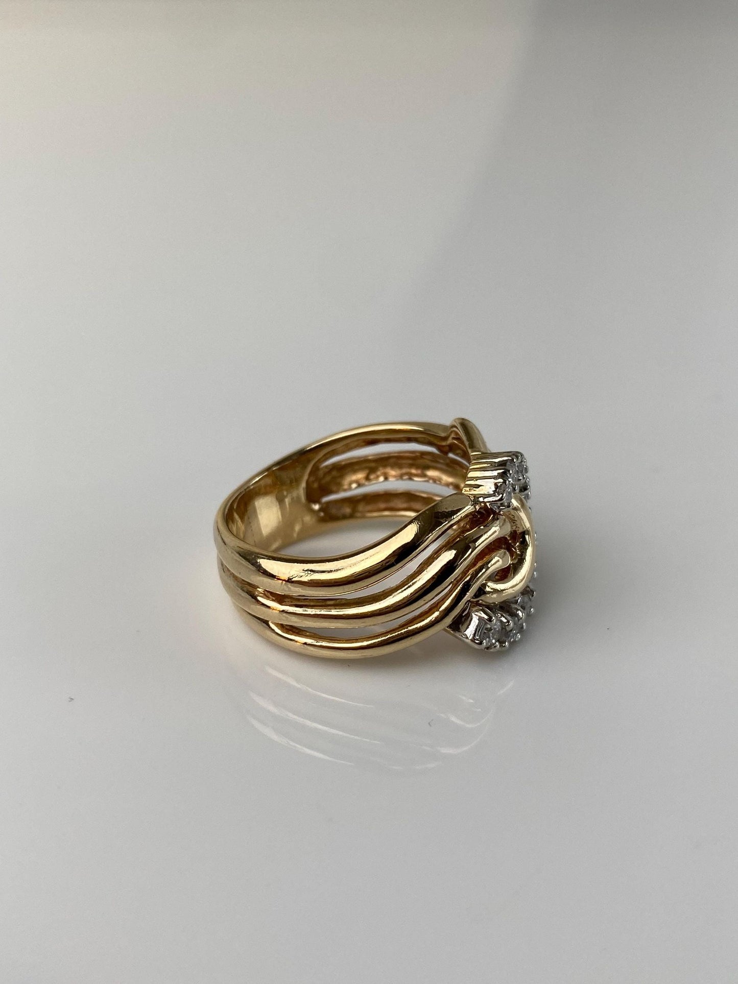 Vintage Solid 14k Yellow Gold Diamond Scalloped Ring - Size 7