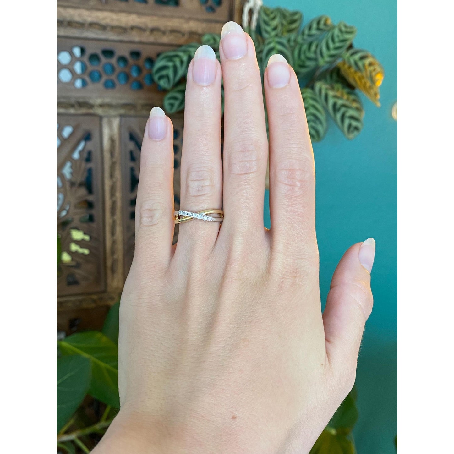 Vintage Solid 10k White & Yellow Gold Diamond Twist Ring - Size 5.5