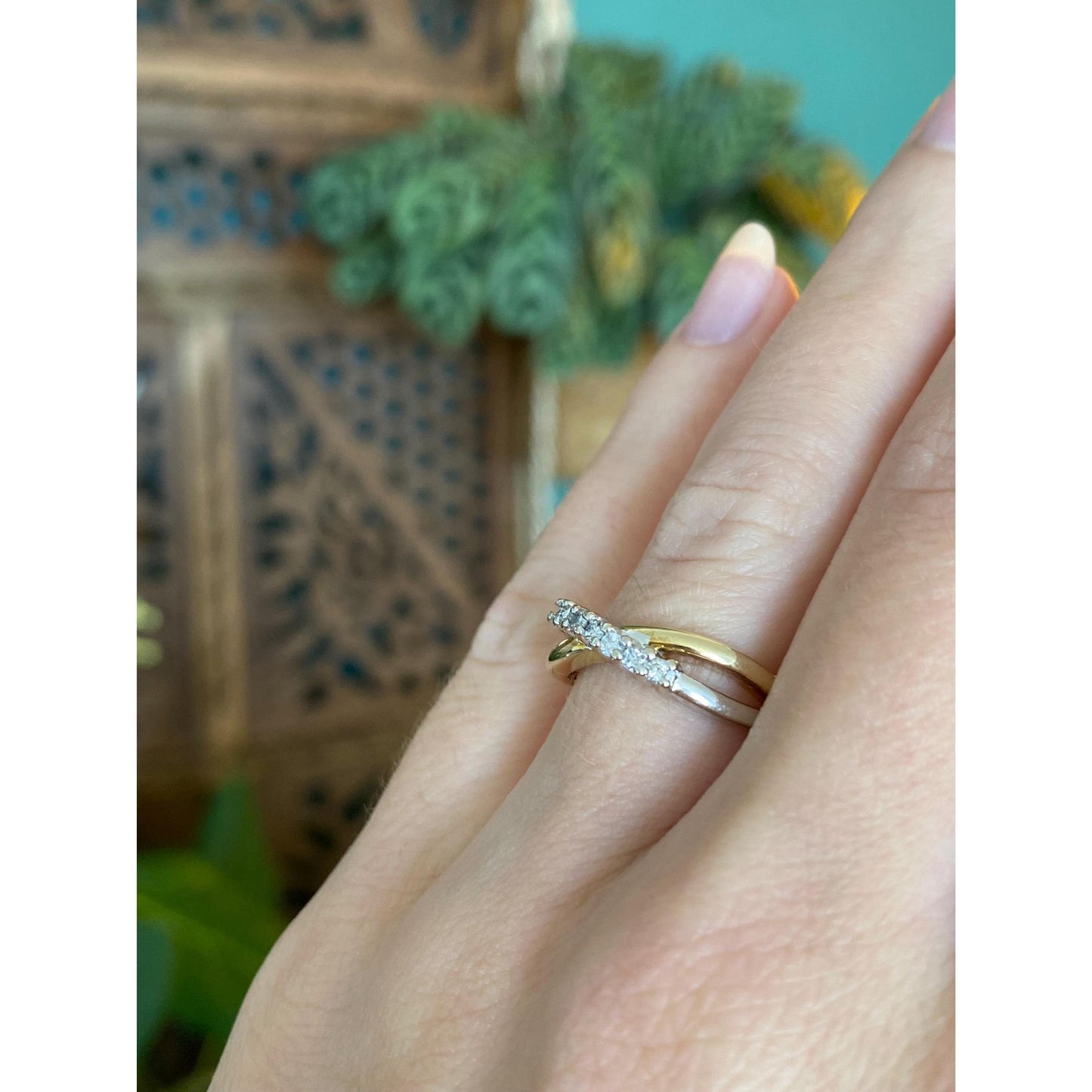 Vintage Solid 10k White & Yellow Gold Diamond Twist Ring - Size 5.5