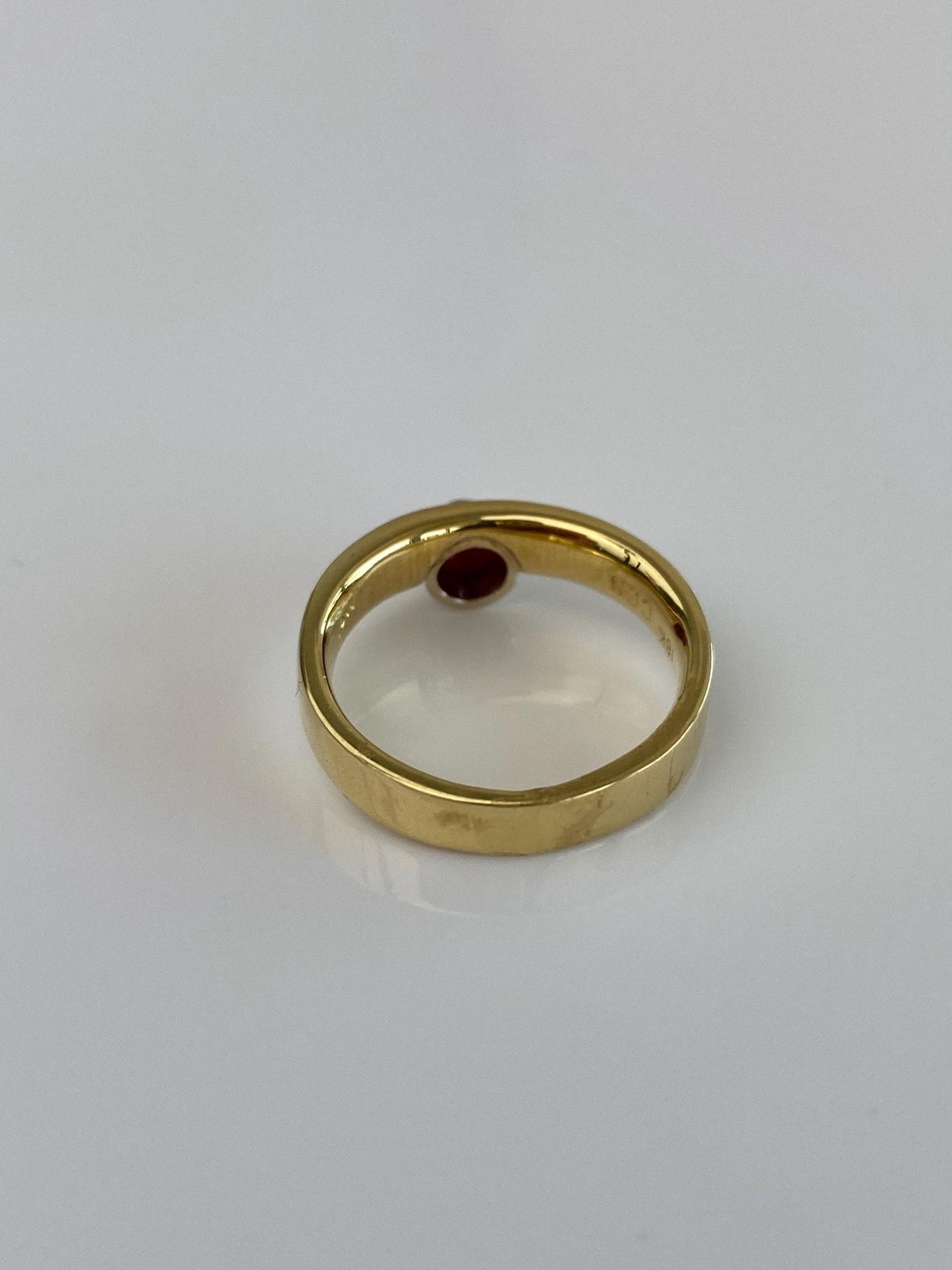 Vintage Solid 18k Yellow Gold Ruby Cabochon Ring Band - Size 6