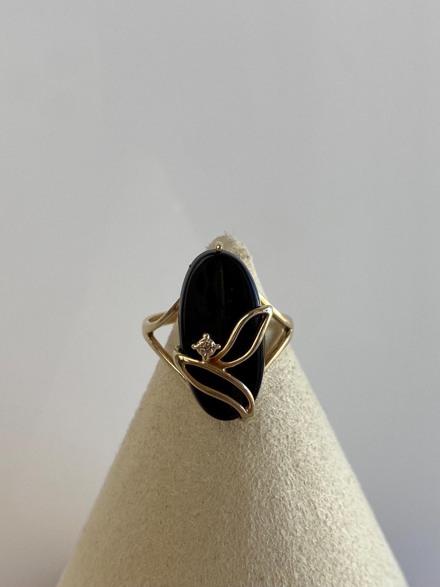 Vintage Solid 10k Yellow Gold Black Onyx Diamond Ring - Size 6.25