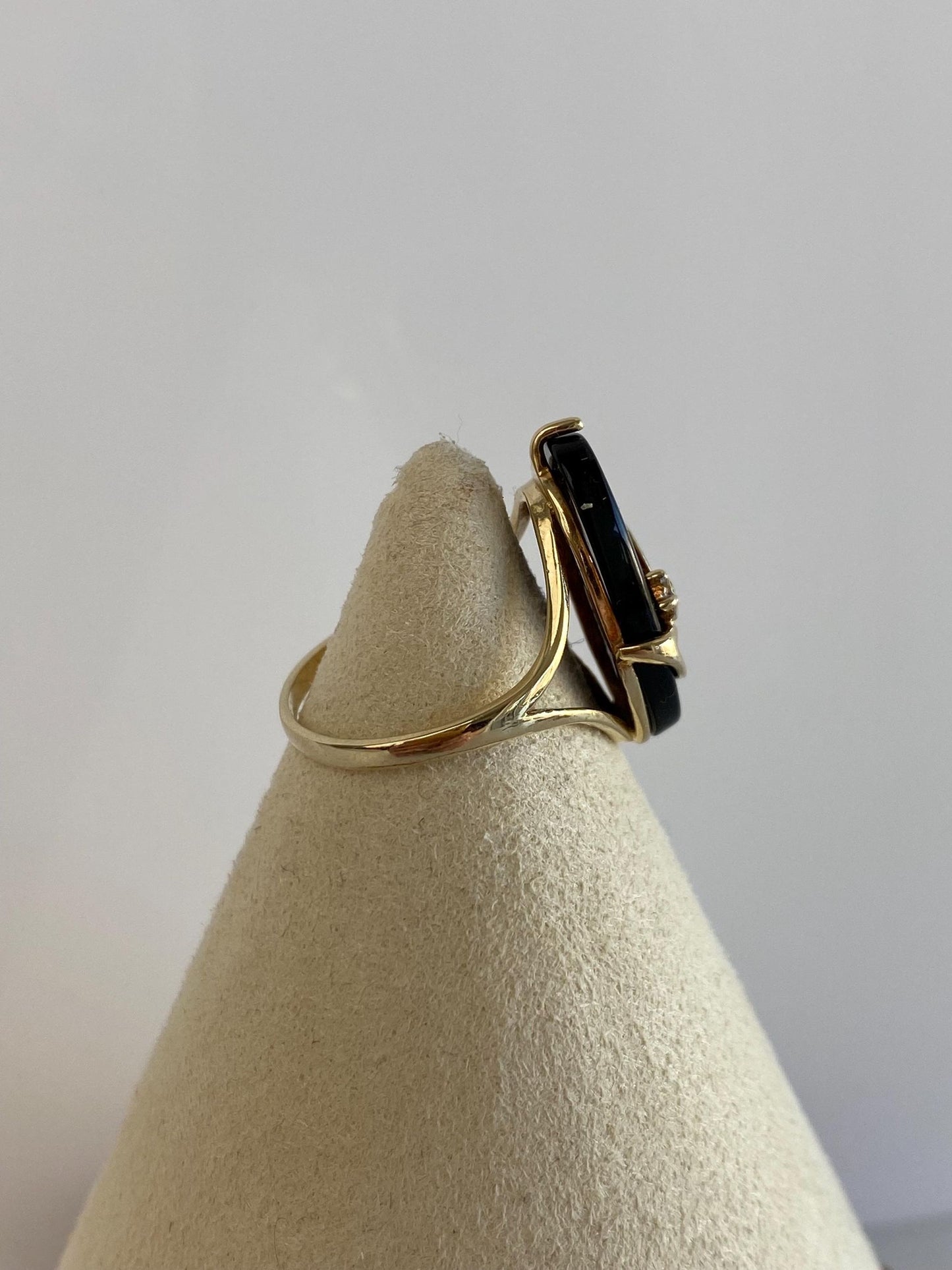 Vintage Solid 10k Yellow Gold Black Onyx Diamond Ring - Size 6.25
