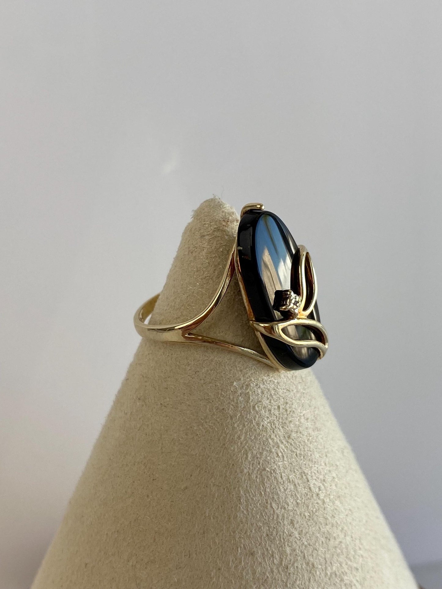 Vintage Solid 10k Yellow Gold Black Onyx Diamond Ring - Size 6.25