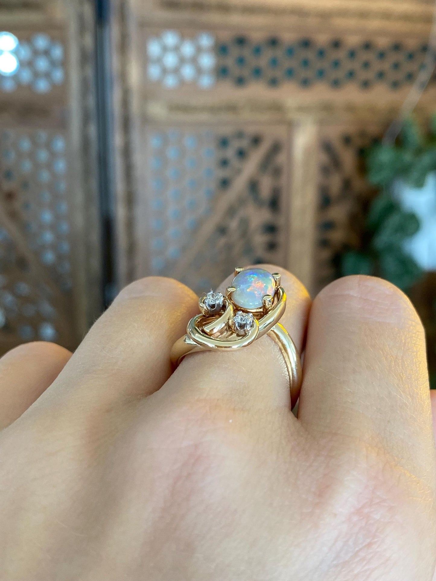 Vintage Solid 14k Yellow Gold Diamonds Opal Ring - Size 6.5