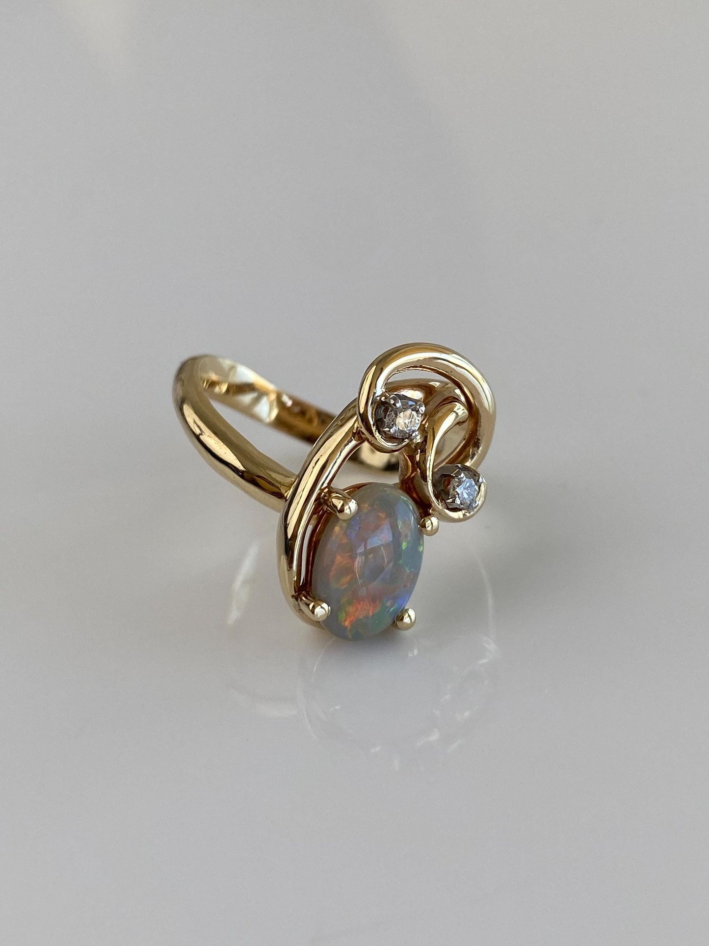Vintage Solid 14k Yellow Gold Diamonds Opal Ring - Size 6.5