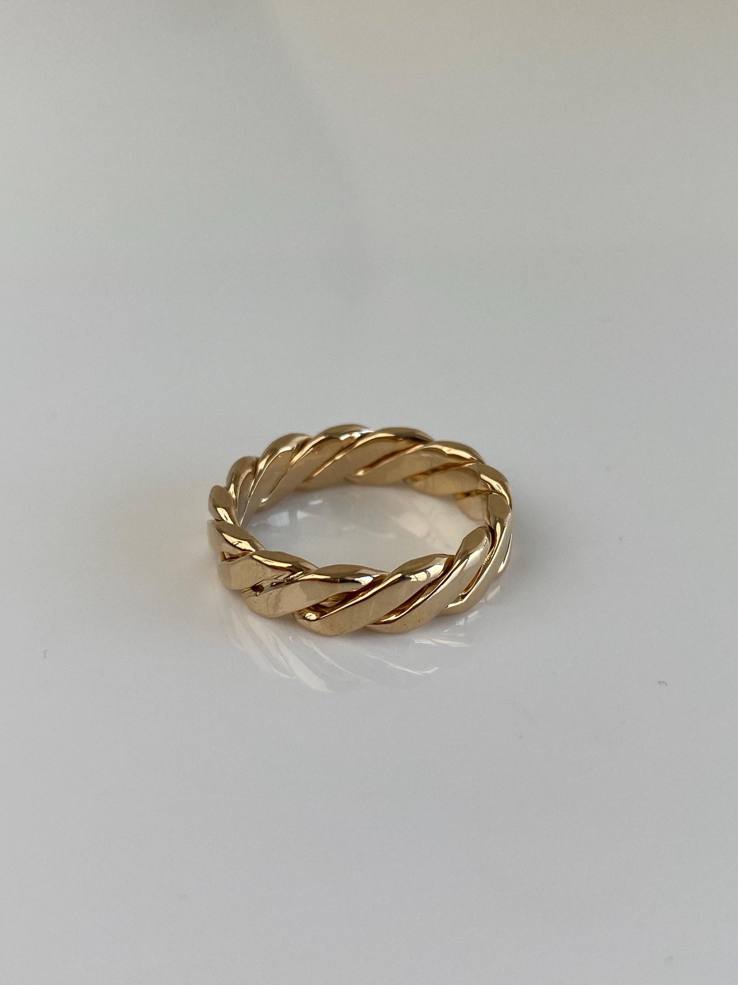 Vintage Solid 14k Yellow Gold Twist Ring - Size 6.25
