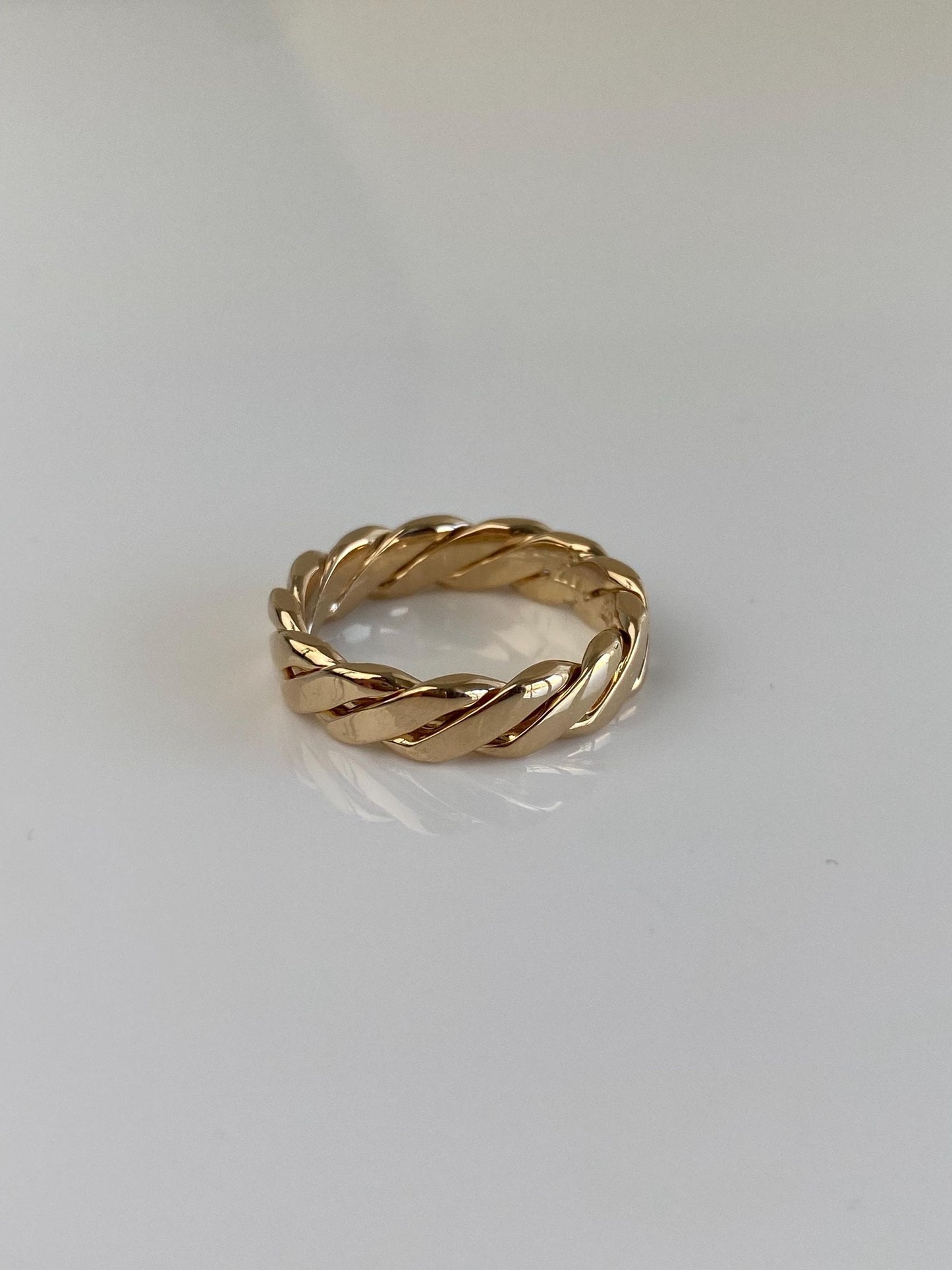 Vintage Solid 14k Yellow Gold Twist Ring - Size 6.25