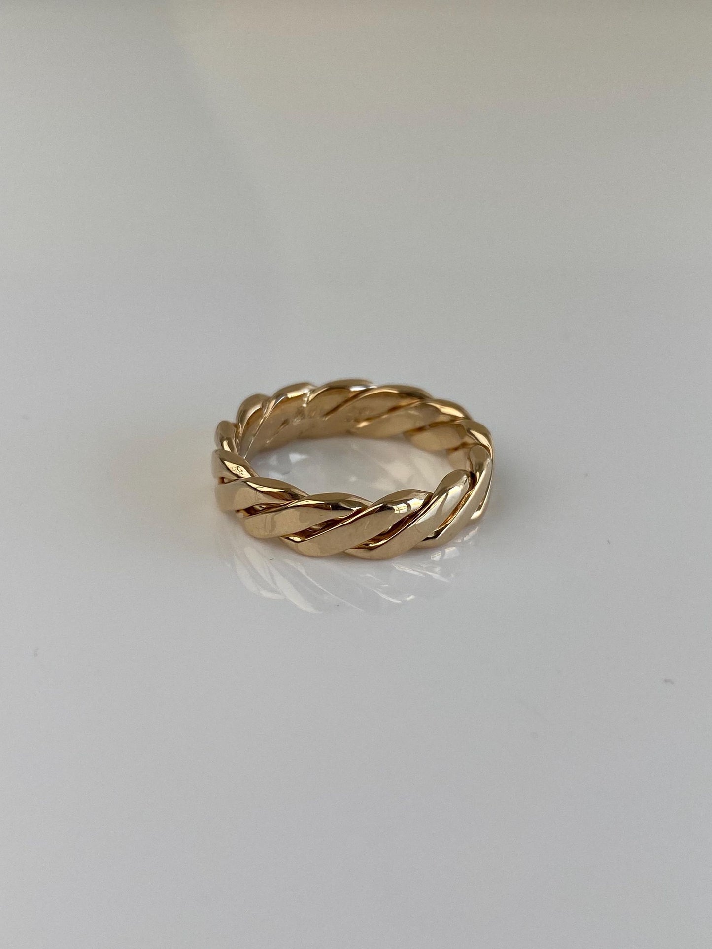 Vintage Solid 14k Yellow Gold Twist Ring - Size 6.25