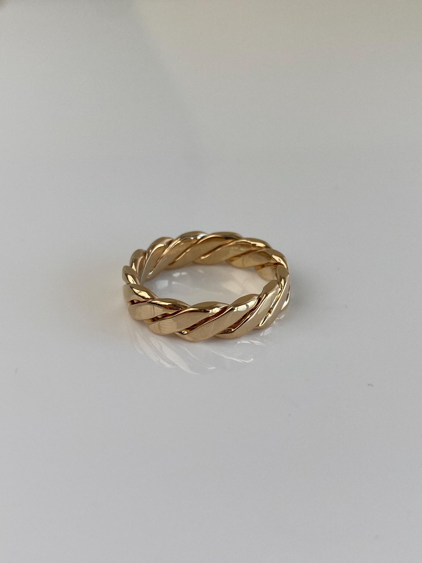 Vintage Solid 14k Yellow Gold Twist Ring - Size 6.25