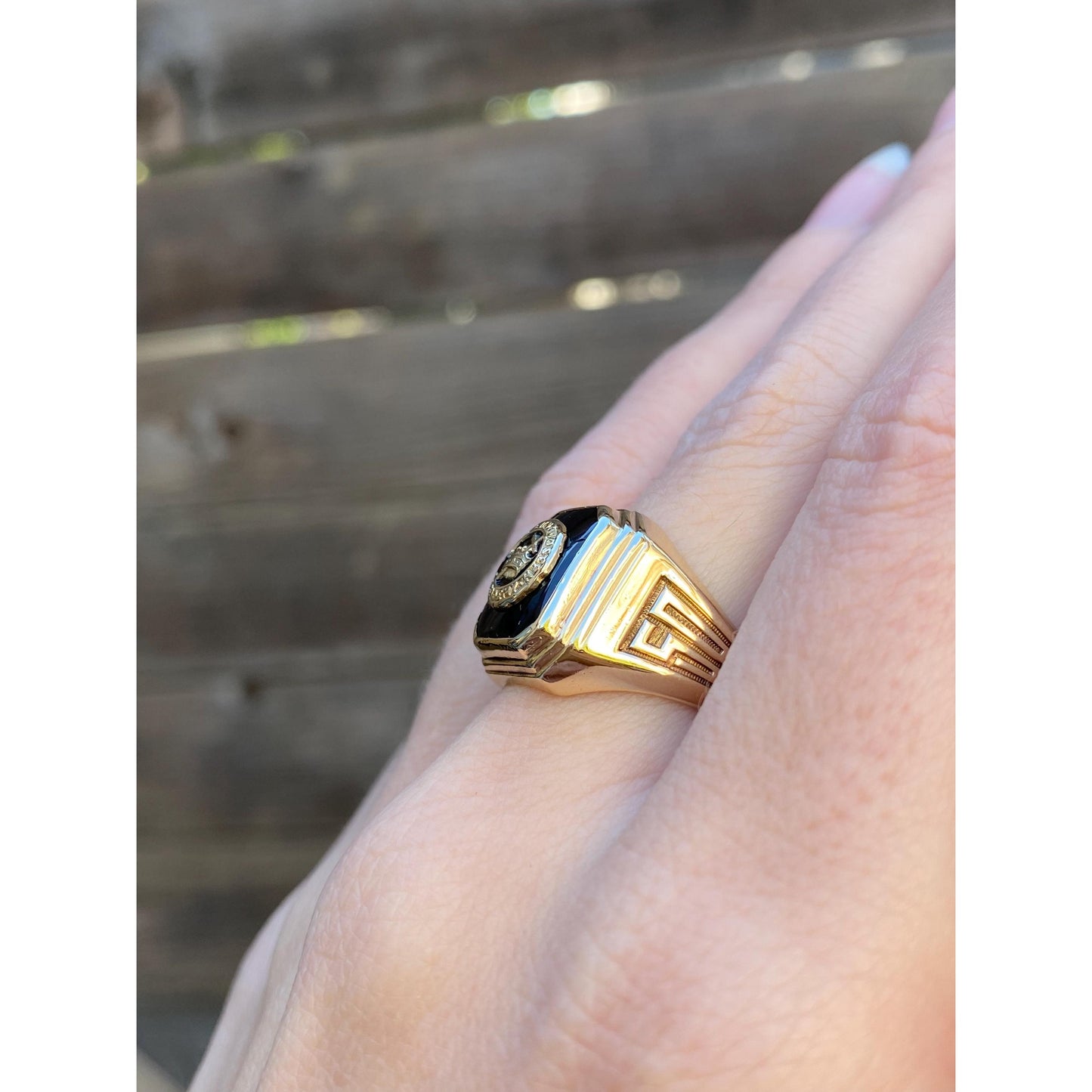 Vintage Solid 10k Yellow Gold Onyx 1951 Class Ring - Size 6