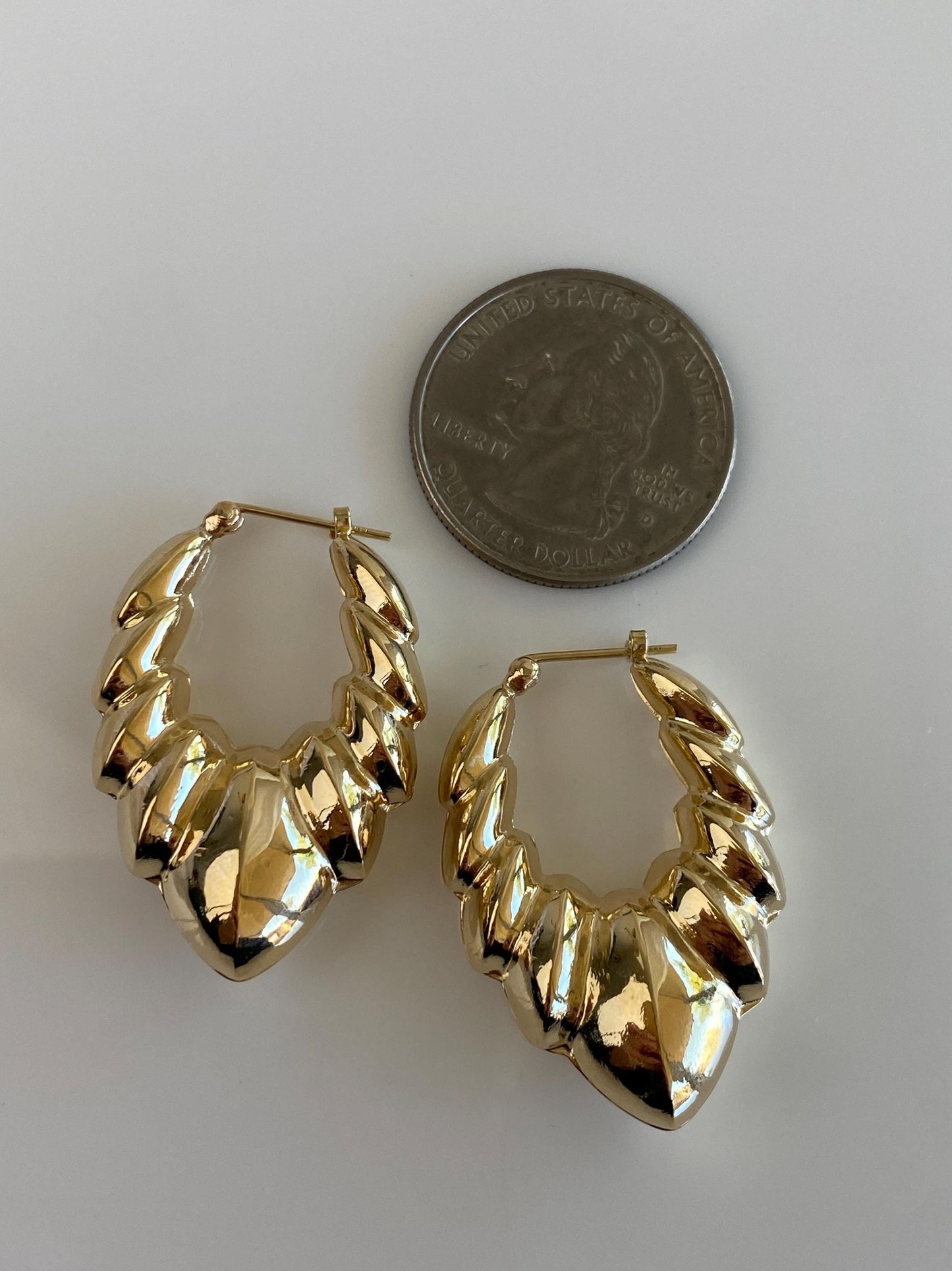Vintage 14k Yellow Gold Chevron Scalloped Hoop Earrings