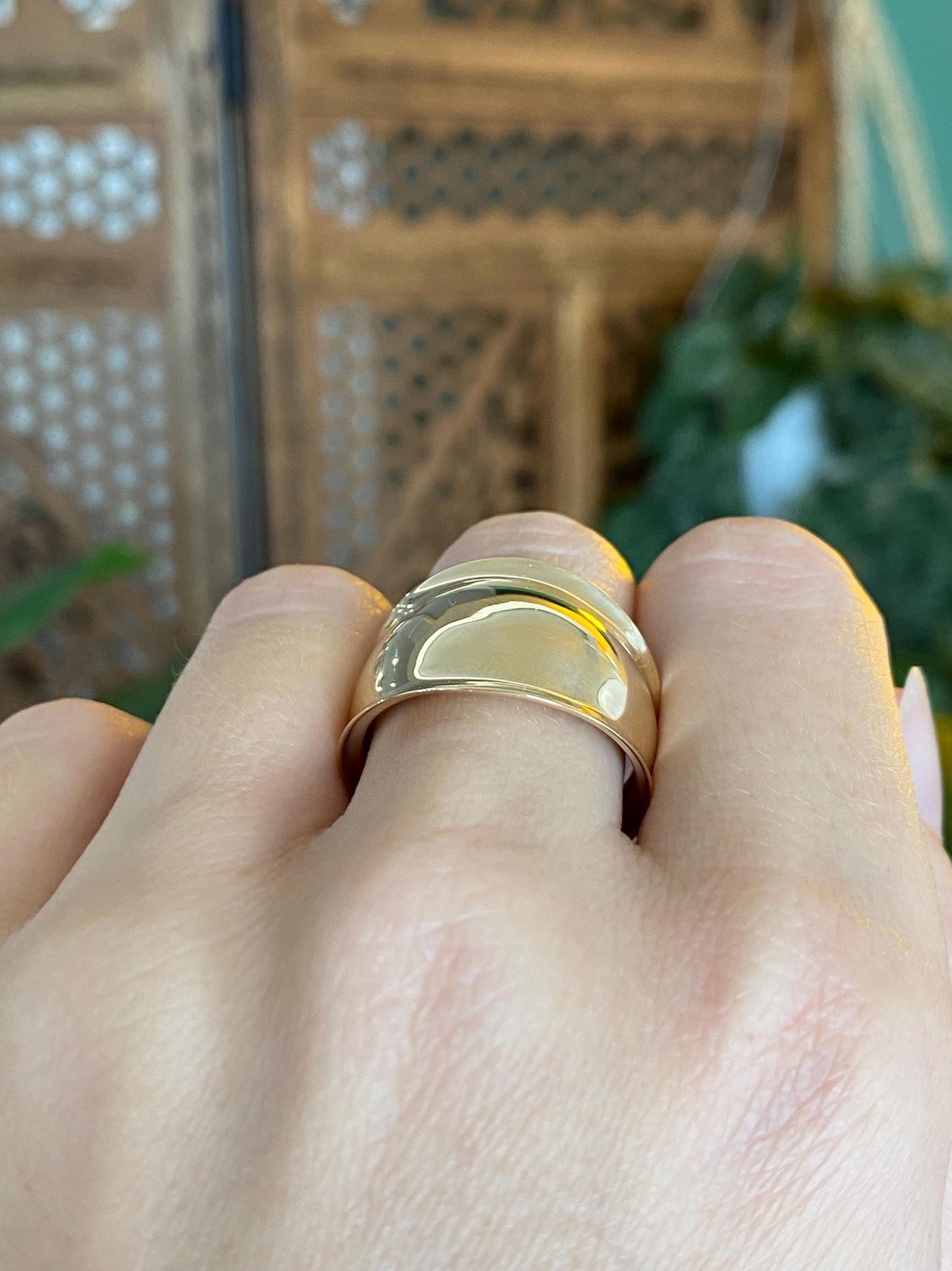Vintage Solid 14k Yellow Gold Domed Ring - Size 9.75