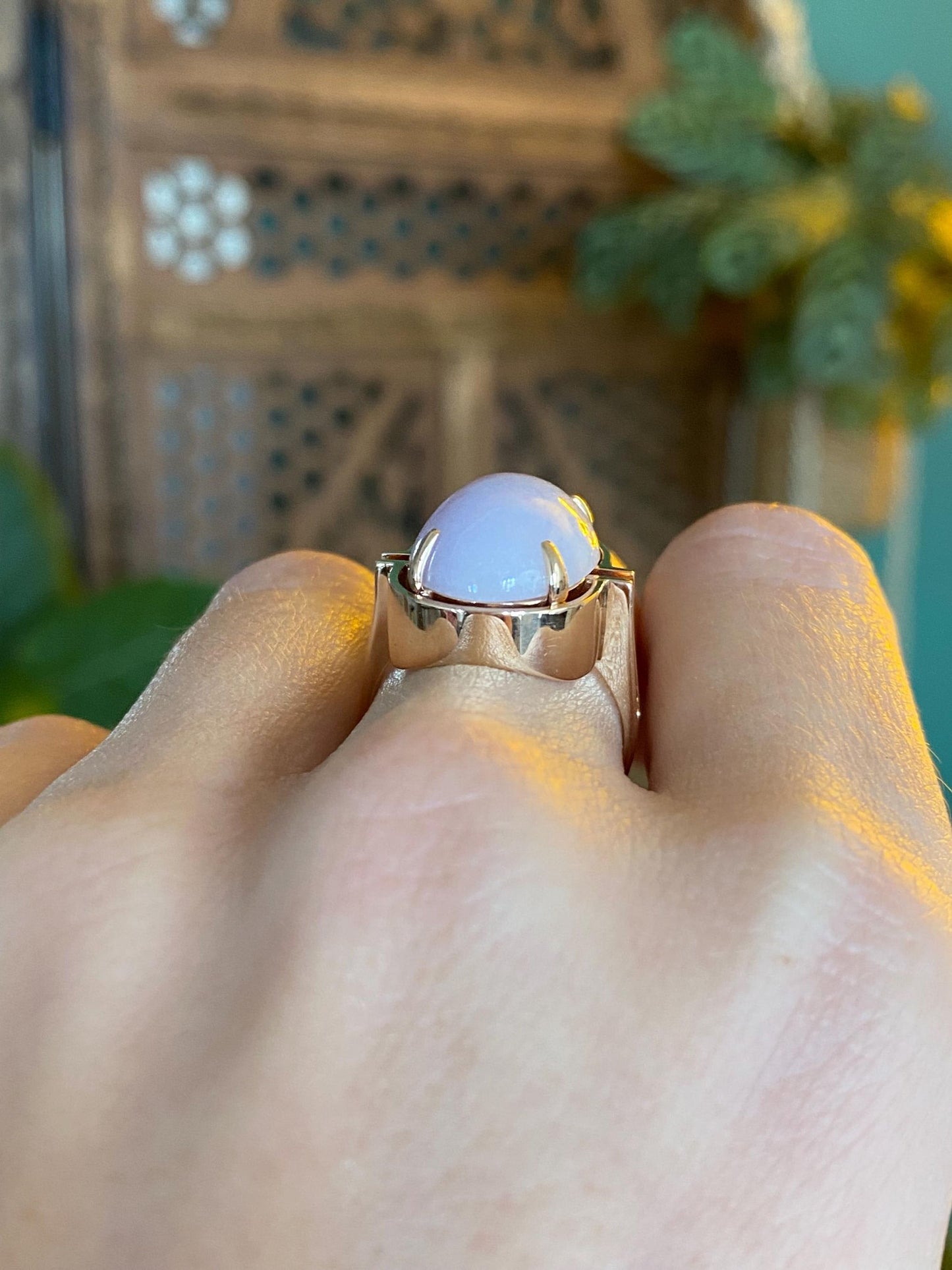 Vintage Solid 14k Yellow Gold Lavender Jade Ring - Size 7