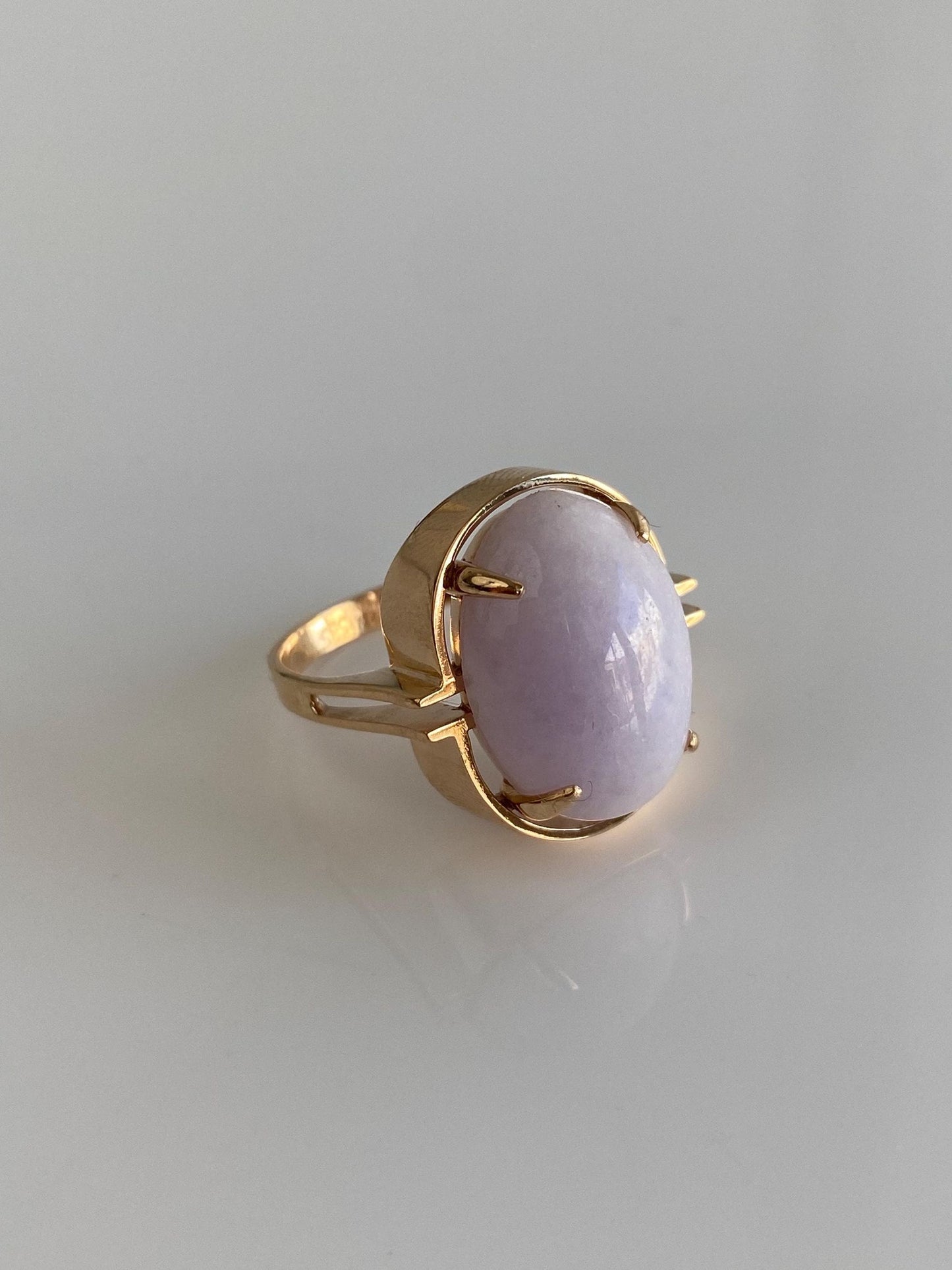 Vintage Solid 14k Yellow Gold Lavender Jade Ring - Size 7