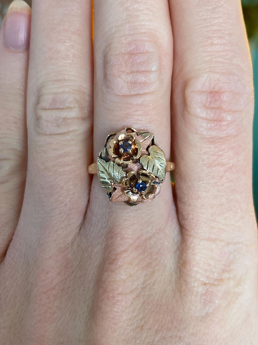 Vintage Solid 14k Tri Tone Gold Blue Sapphire Flower Leaves Ring - Size 6