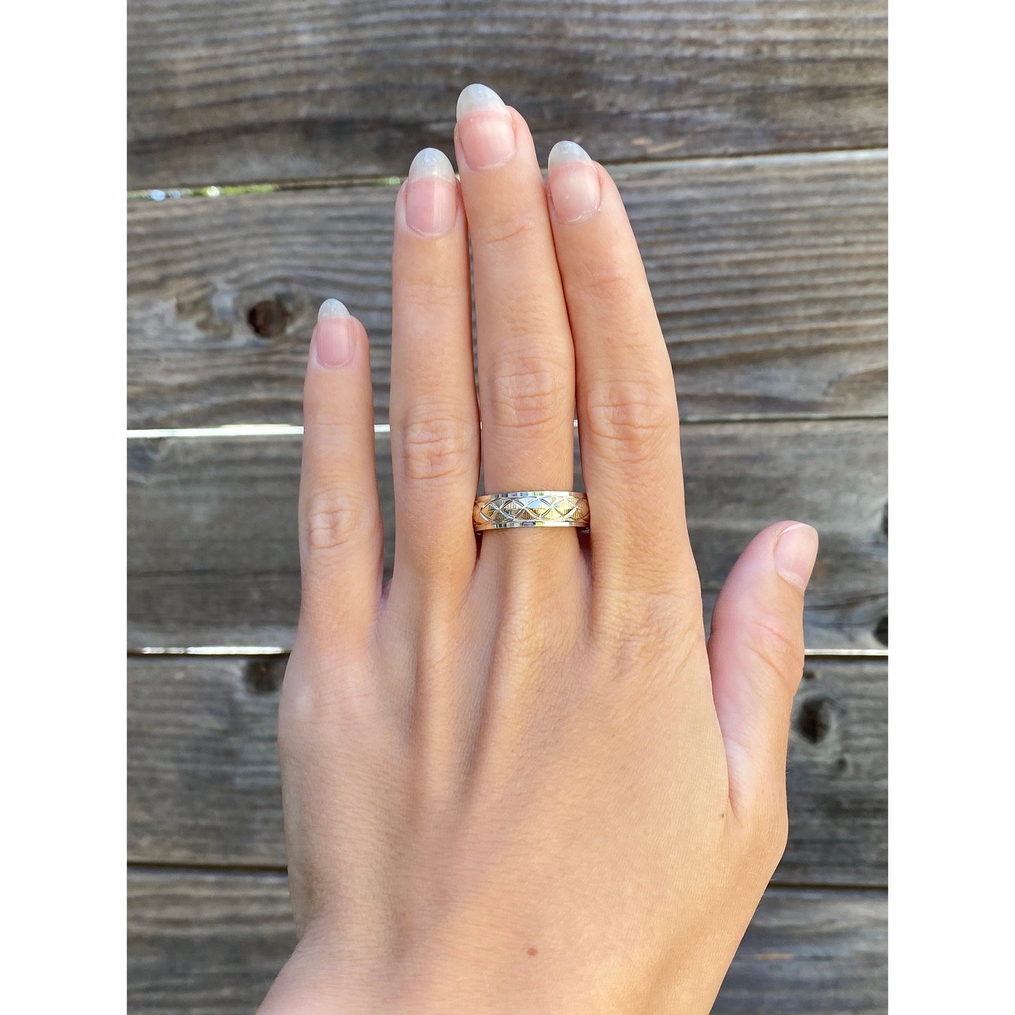 Vintage Solid 10k Yellow & White Gold Designed Ring Band - Size 10.5