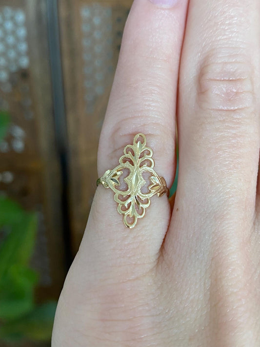 Vintage Solid 14k Yellow Gold Diamond Cut Open Work Ring - Size 2.75