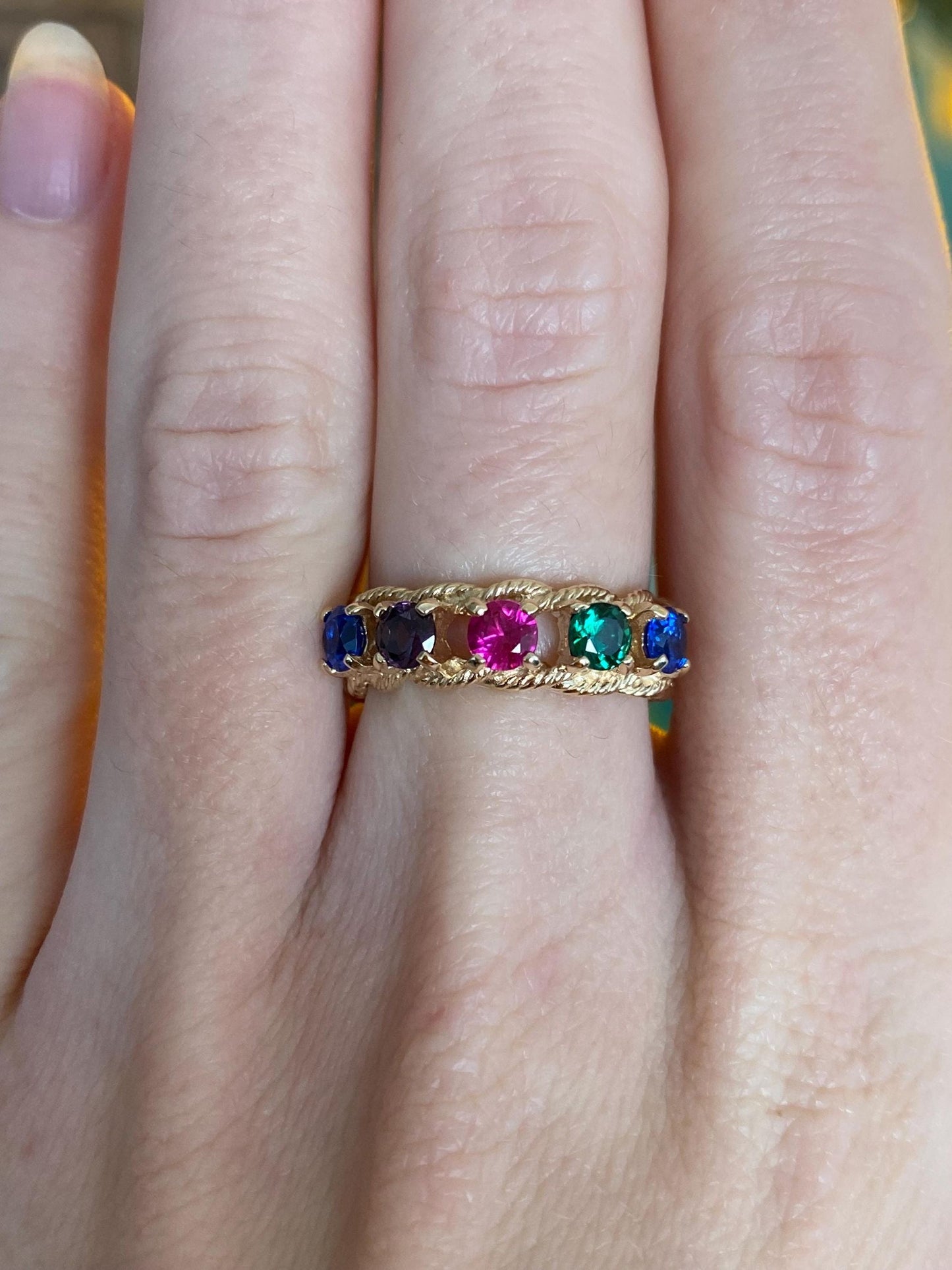 Vintage Solid 10k Yellow Gold Blue Purple & Green Spinel Pink Sapphire Row Ring Band - Size 5.75