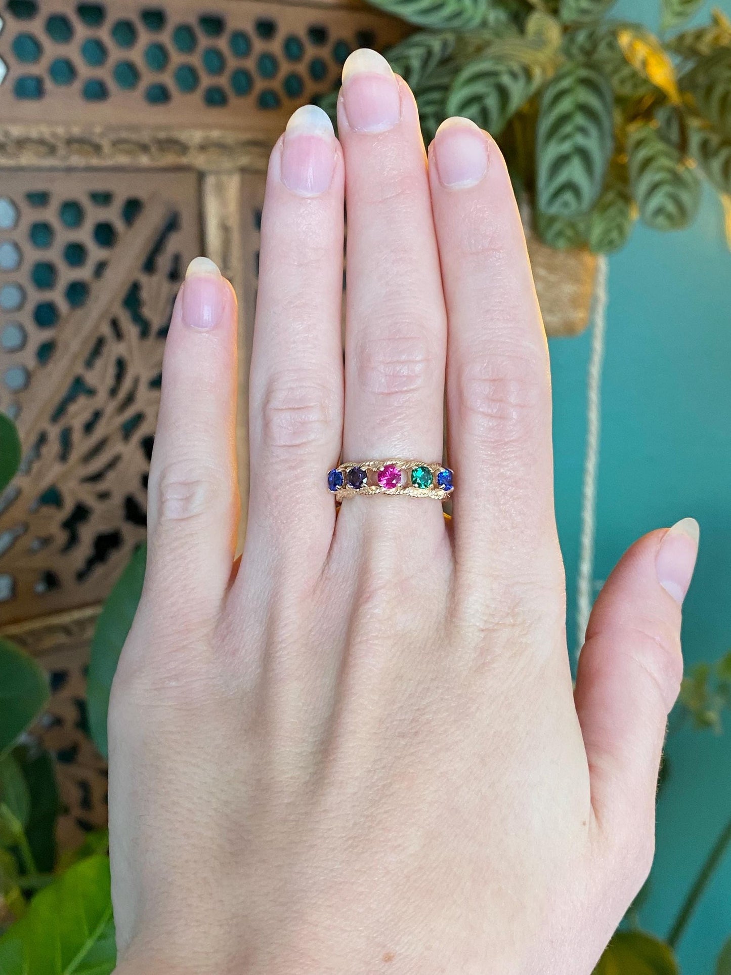 Vintage Solid 10k Yellow Gold Blue Purple & Green Spinel Pink Sapphire Row Ring Band - Size 5.75