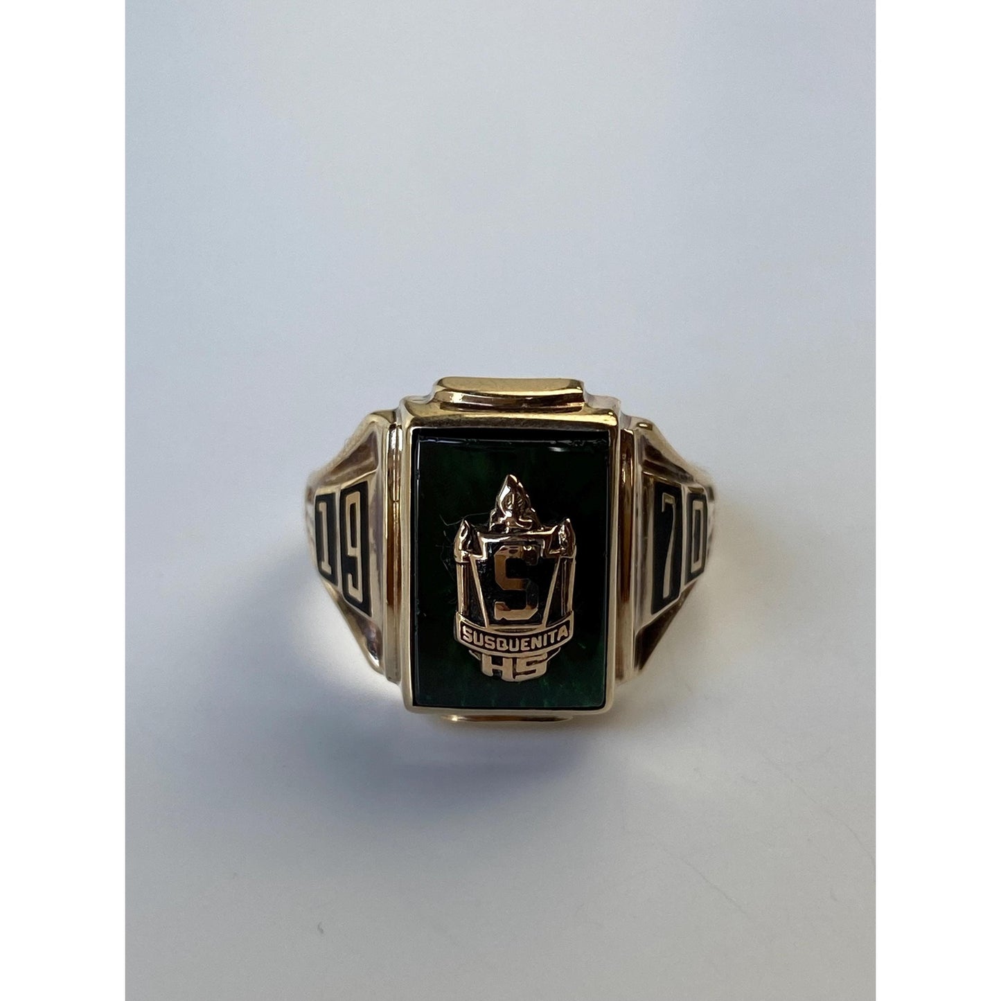 Vintage Solid 10k Yellow Gold Green Spinel 1970 Class Ring - Size 6.75