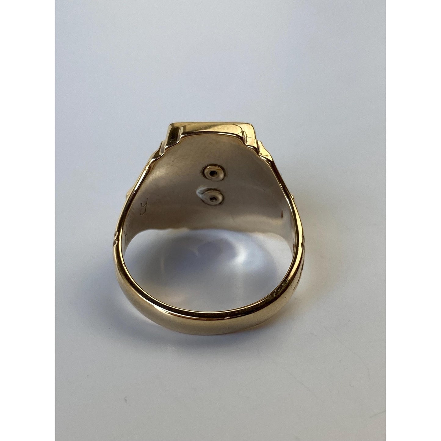 Vintage Solid 10k Yellow Gold Green Spinel 1970 Class Ring - Size 6.75