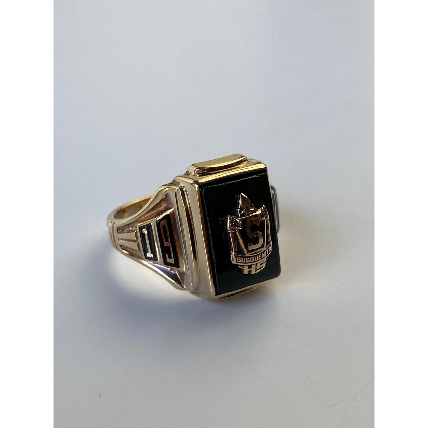 Vintage Solid 10k Yellow Gold Green Spinel 1970 Class Ring - Size 6.75